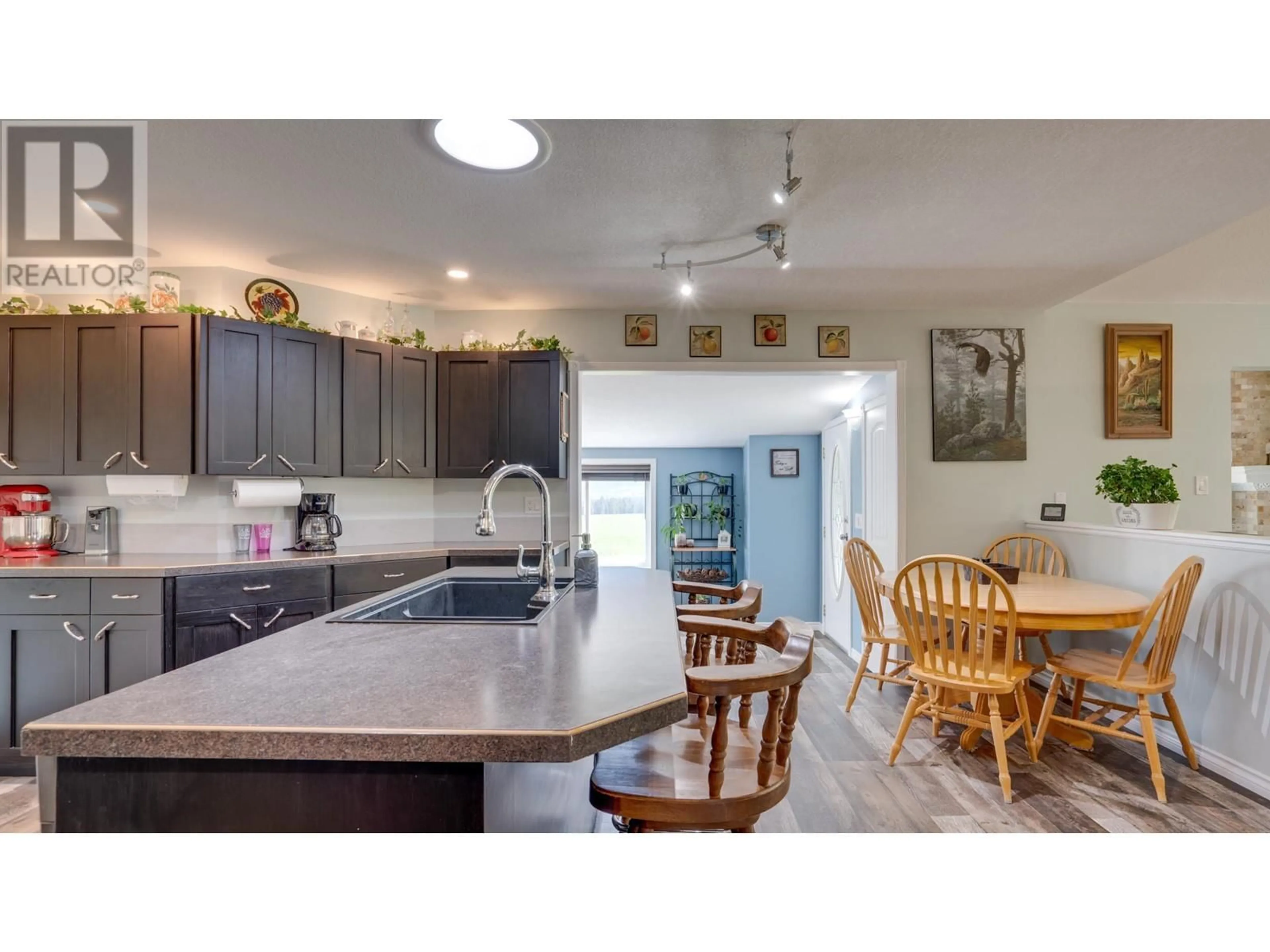 Open concept kitchen, unknown for 4575 GRANDVIEW FLATS ROAD NORTH, Spallumcheen British Columbia V4Y0R1