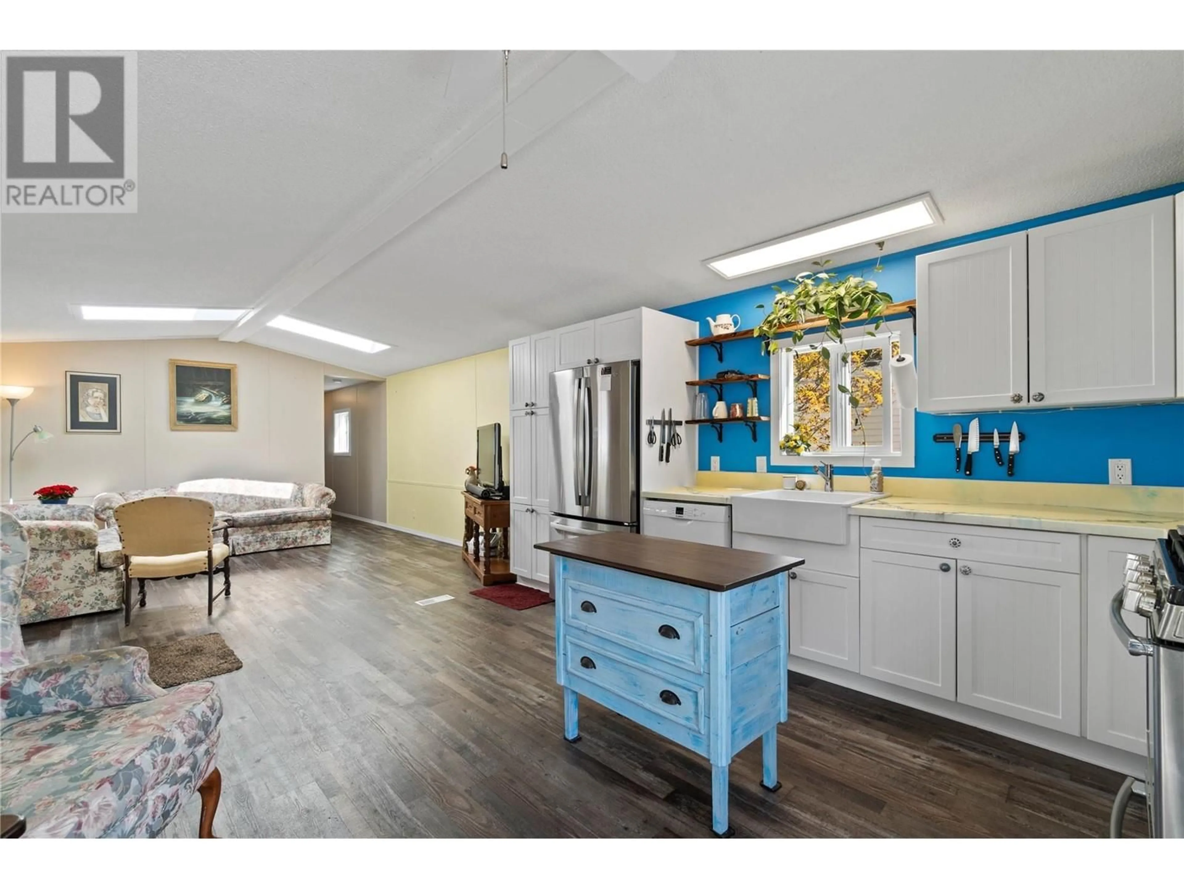 Open concept kitchen, unknown for 5201 67 AVENUE NORTHEAST, Canoe British Columbia V0E1K0
