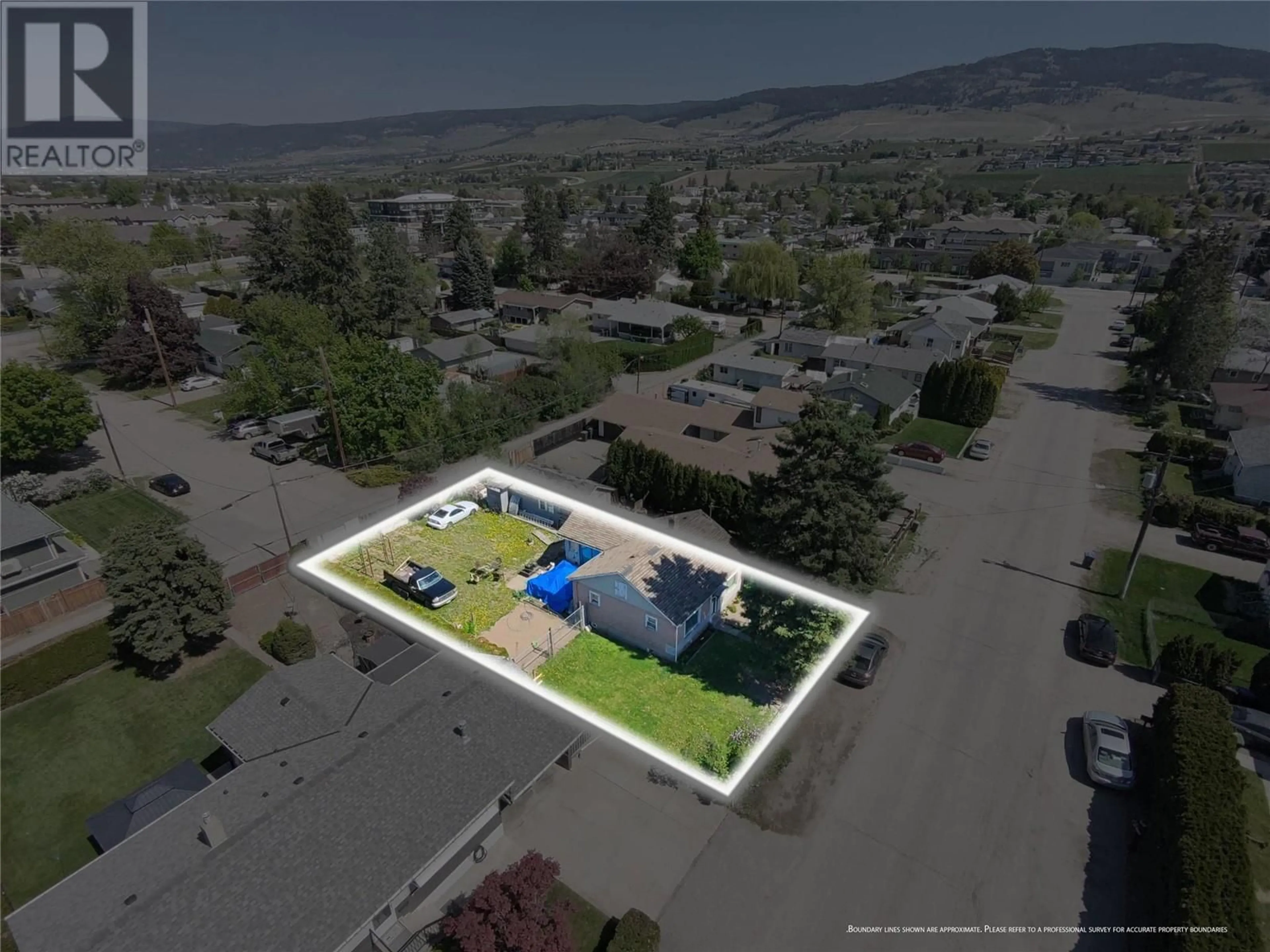 A pic from outside/outdoor area/front of a property/back of a property/a pic from drone, unknown for 200 PONTO ROAD, Kelowna British Columbia V1X2G1