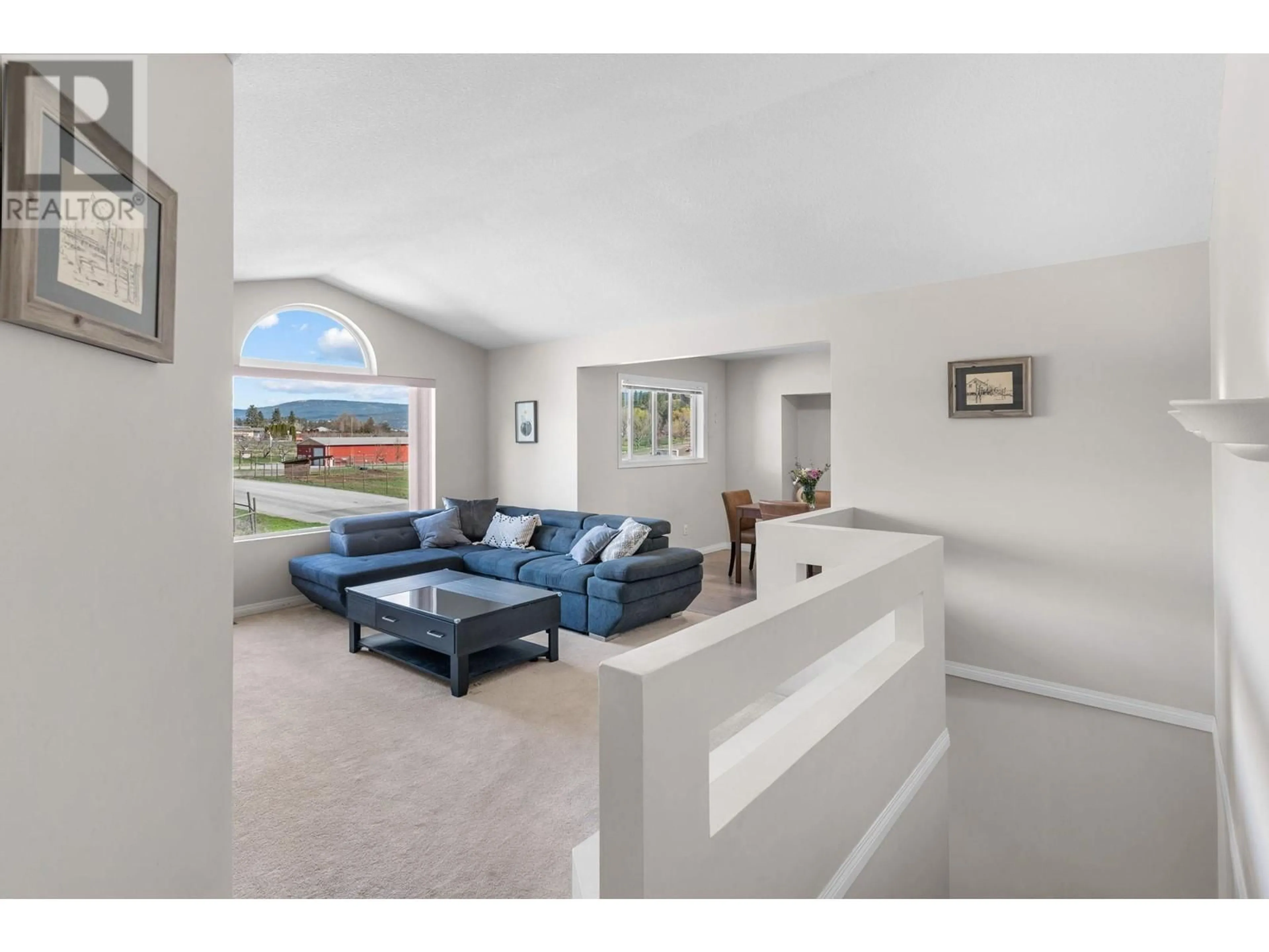 Living room with furniture, unknown for 2455 SILVER PLACE, Kelowna British Columbia V1V1M9