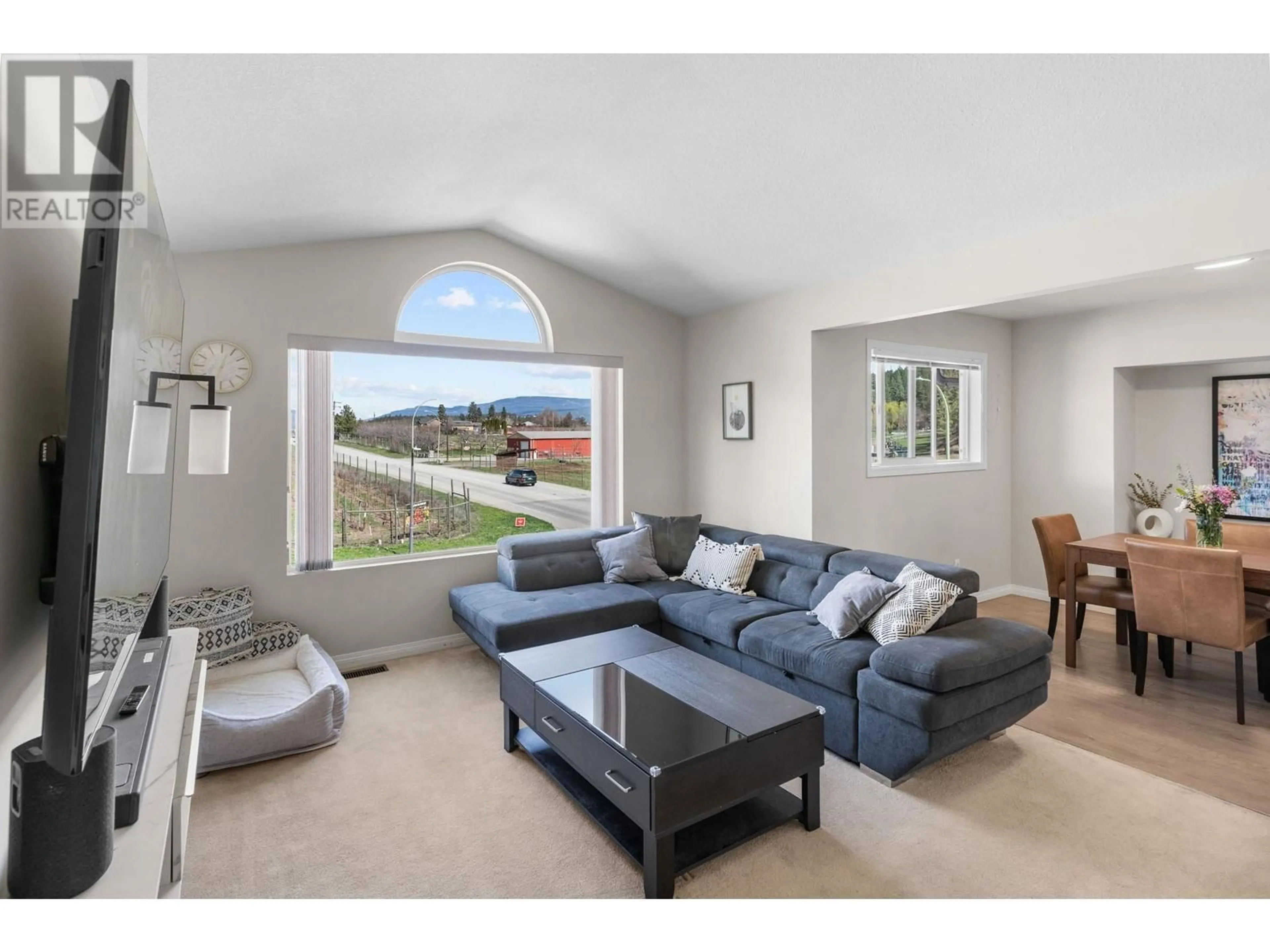 Living room with furniture, unknown for 2455 SILVER PLACE, Kelowna British Columbia V1V1M9