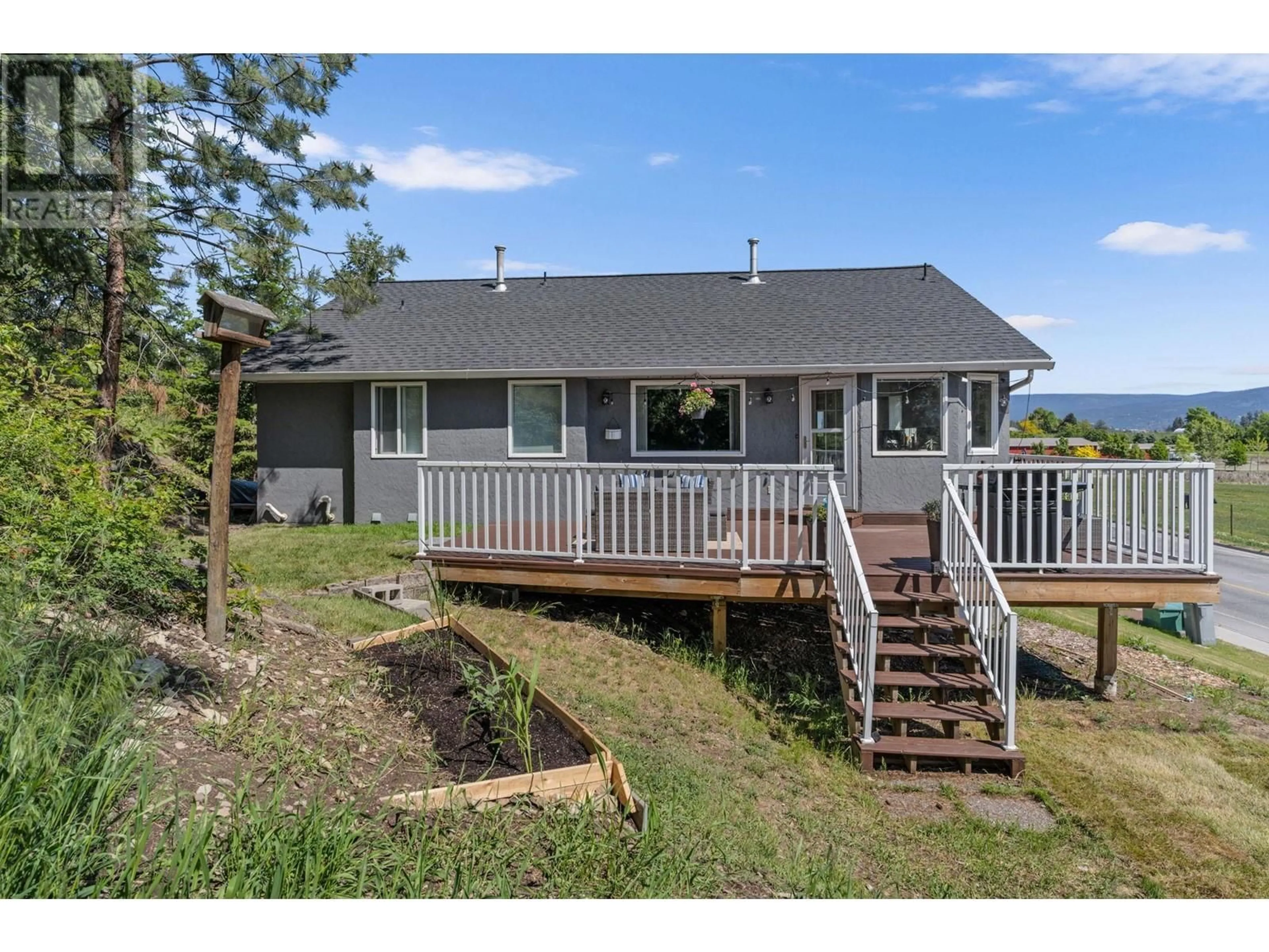 Unknown for 2455 SILVER PLACE, Kelowna British Columbia V1V1M9
