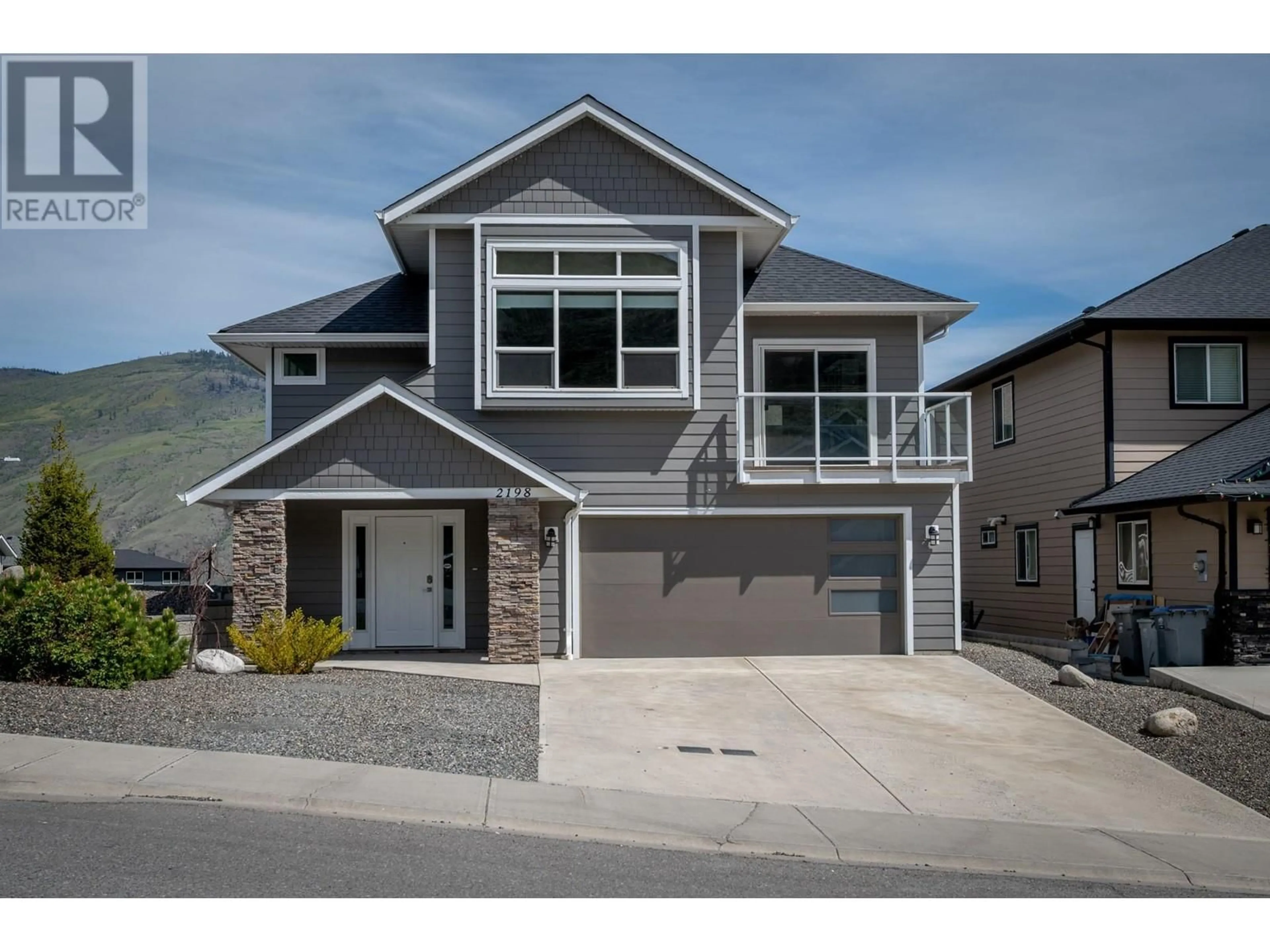 Home with vinyl exterior material, street for 2198 SADDLEBACK DRIVE, Kamloops British Columbia V2B0G7