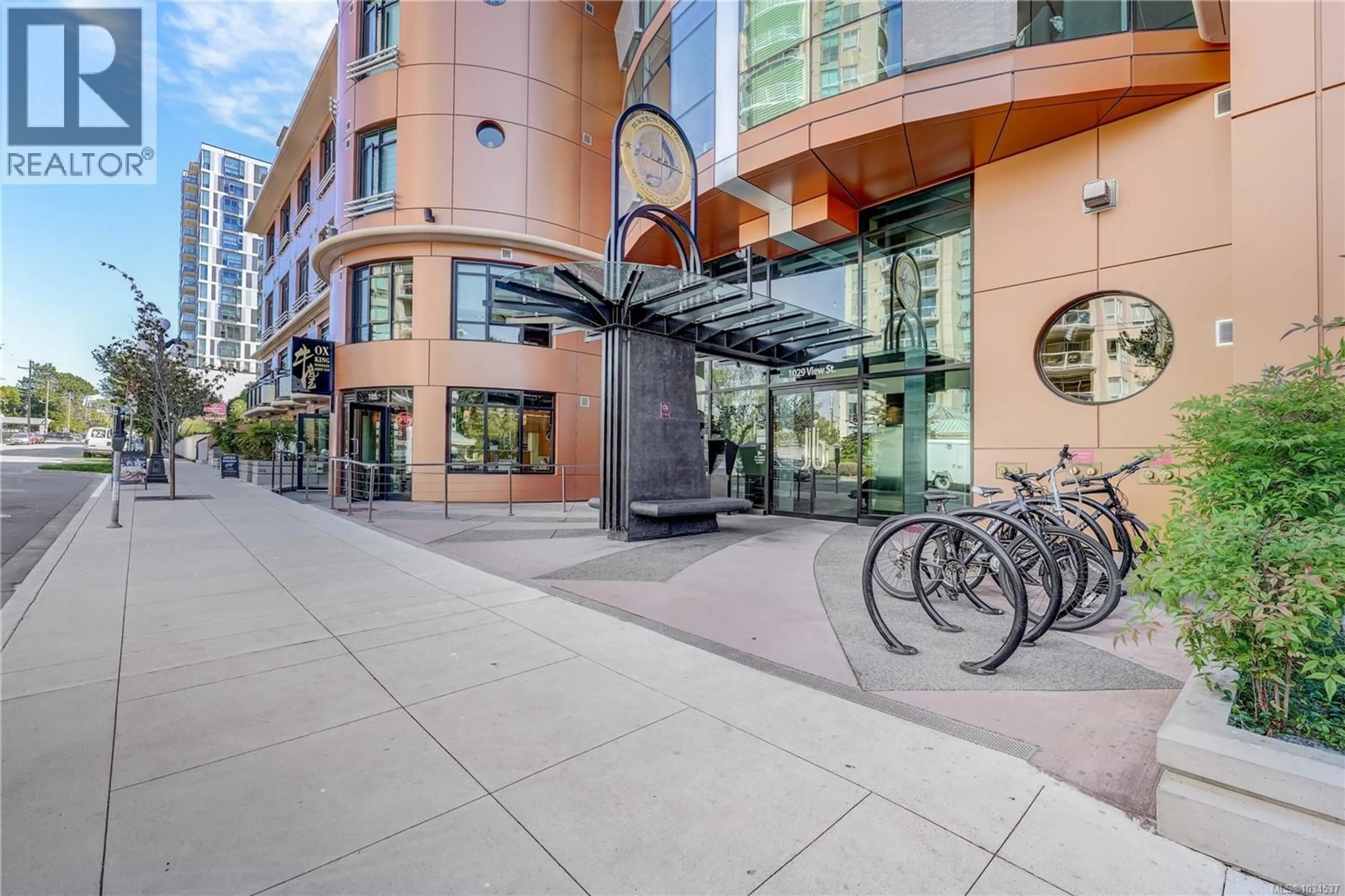Patio, street for 436 - 1029 VIEW STREET, Victoria British Columbia V8V0C9