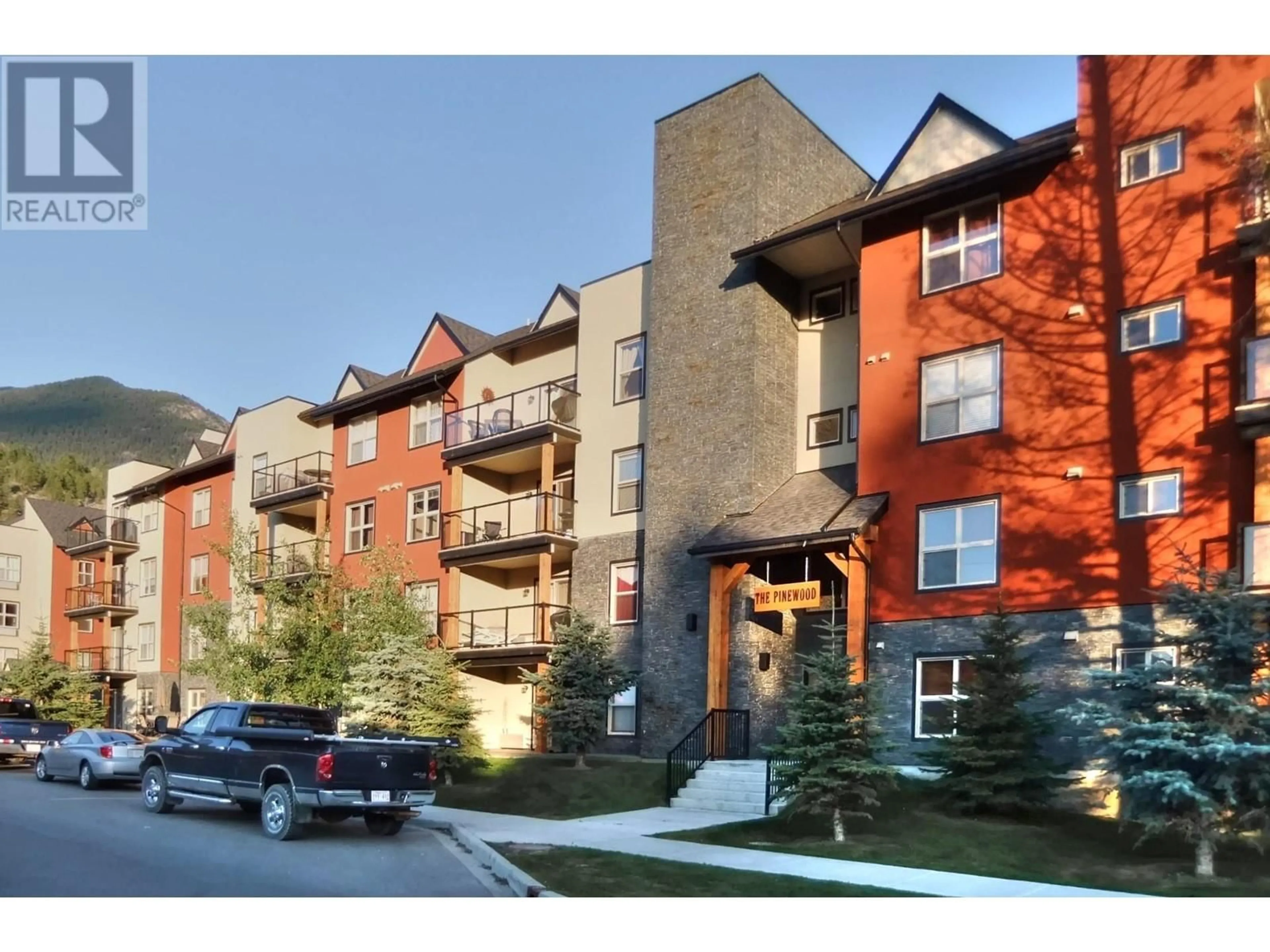 Unknown for 302 - 4884 STANLEY STREET, Radium Hot Springs British Columbia V0A1M0