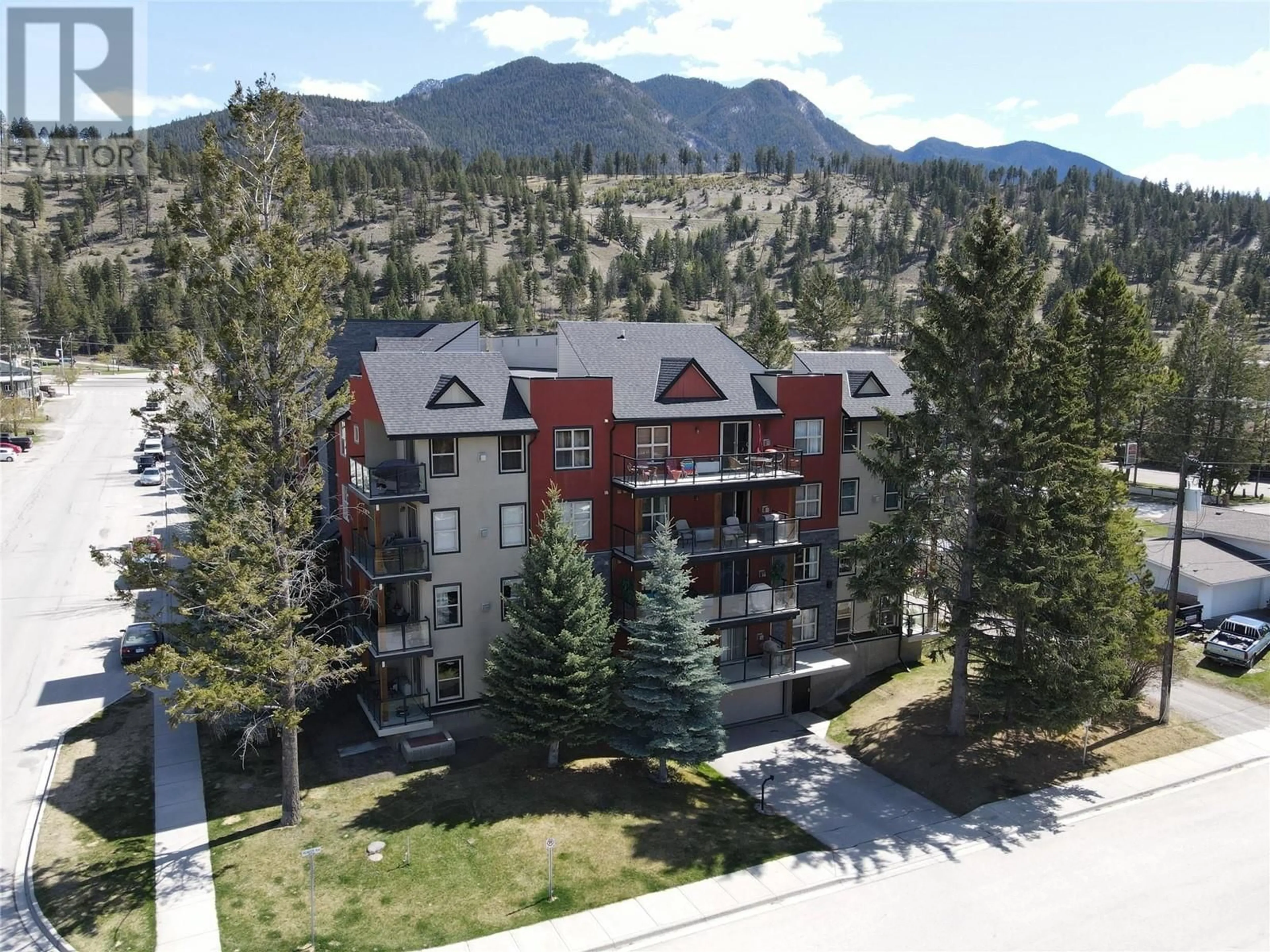 A pic from outside/outdoor area/front of a property/back of a property/a pic from drone, mountain view for 302 - 4884 STANLEY STREET, Radium Hot Springs British Columbia V0A1M0