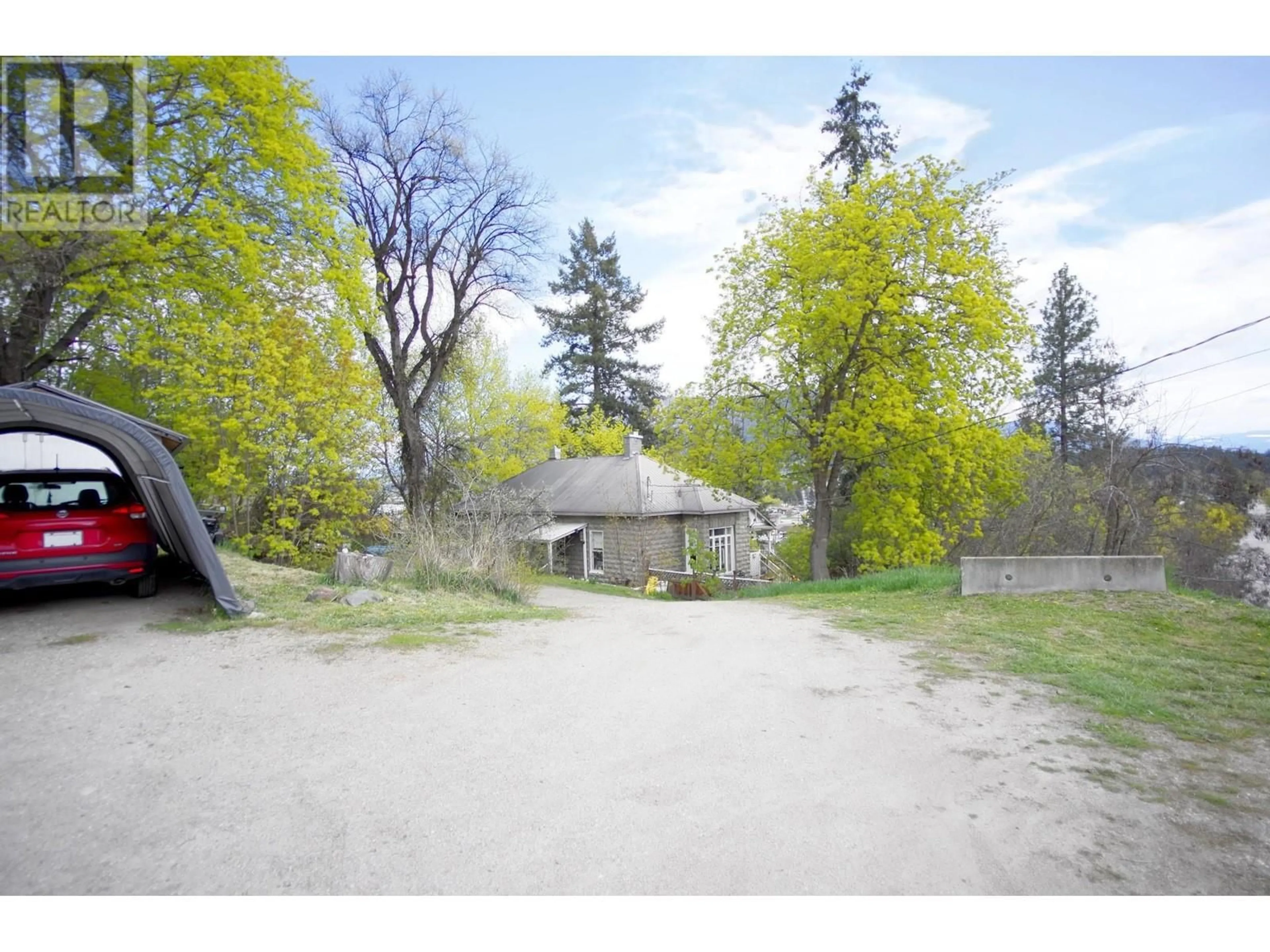 A pic from outside/outdoor area/front of a property/back of a property/a pic from drone, street for 117 CLIFFVIEW DRIVE, Enderby British Columbia V0E1V1