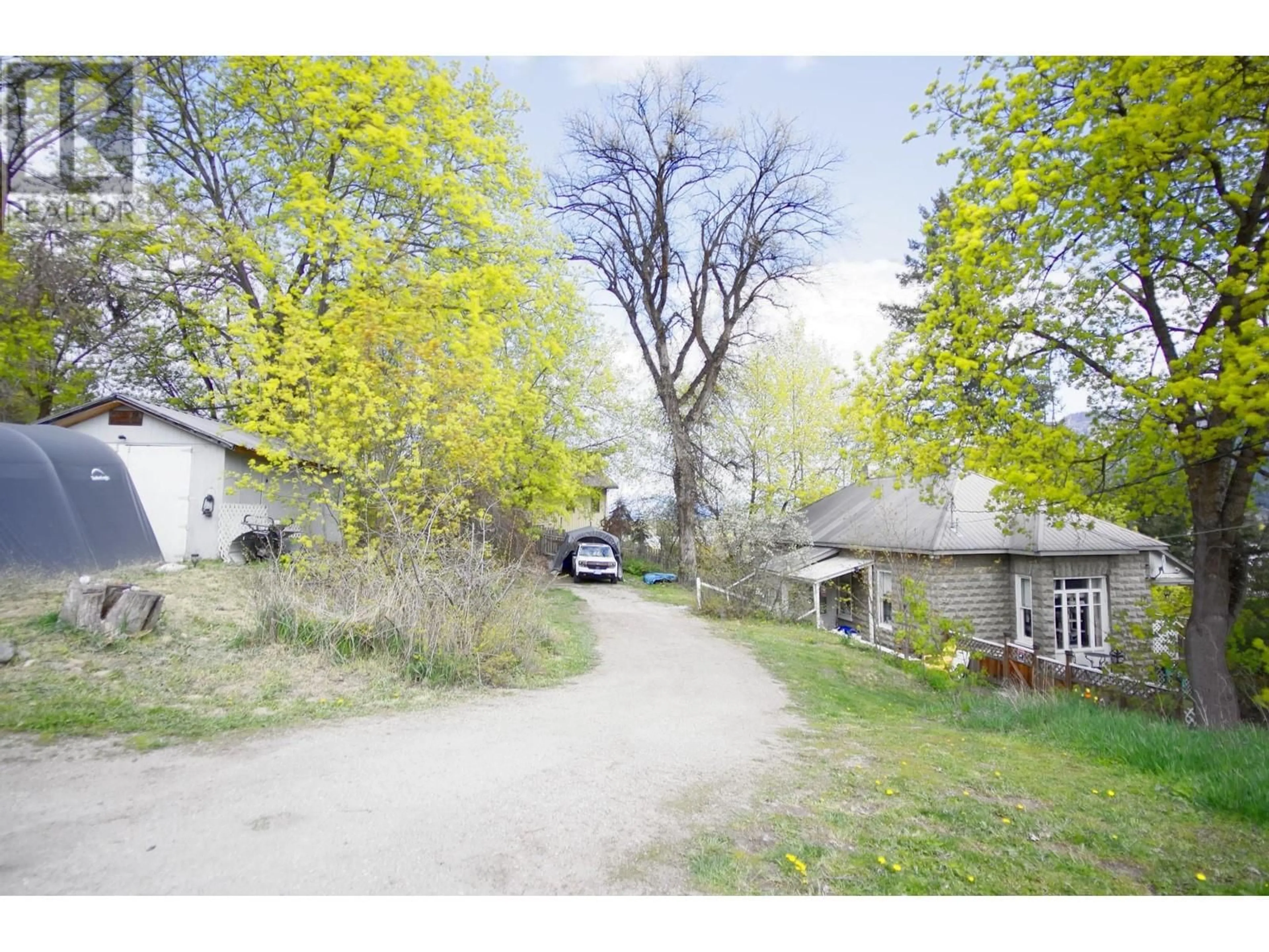 A pic from outside/outdoor area/front of a property/back of a property/a pic from drone, street for 117 CLIFFVIEW DRIVE, Enderby British Columbia V0E1V1