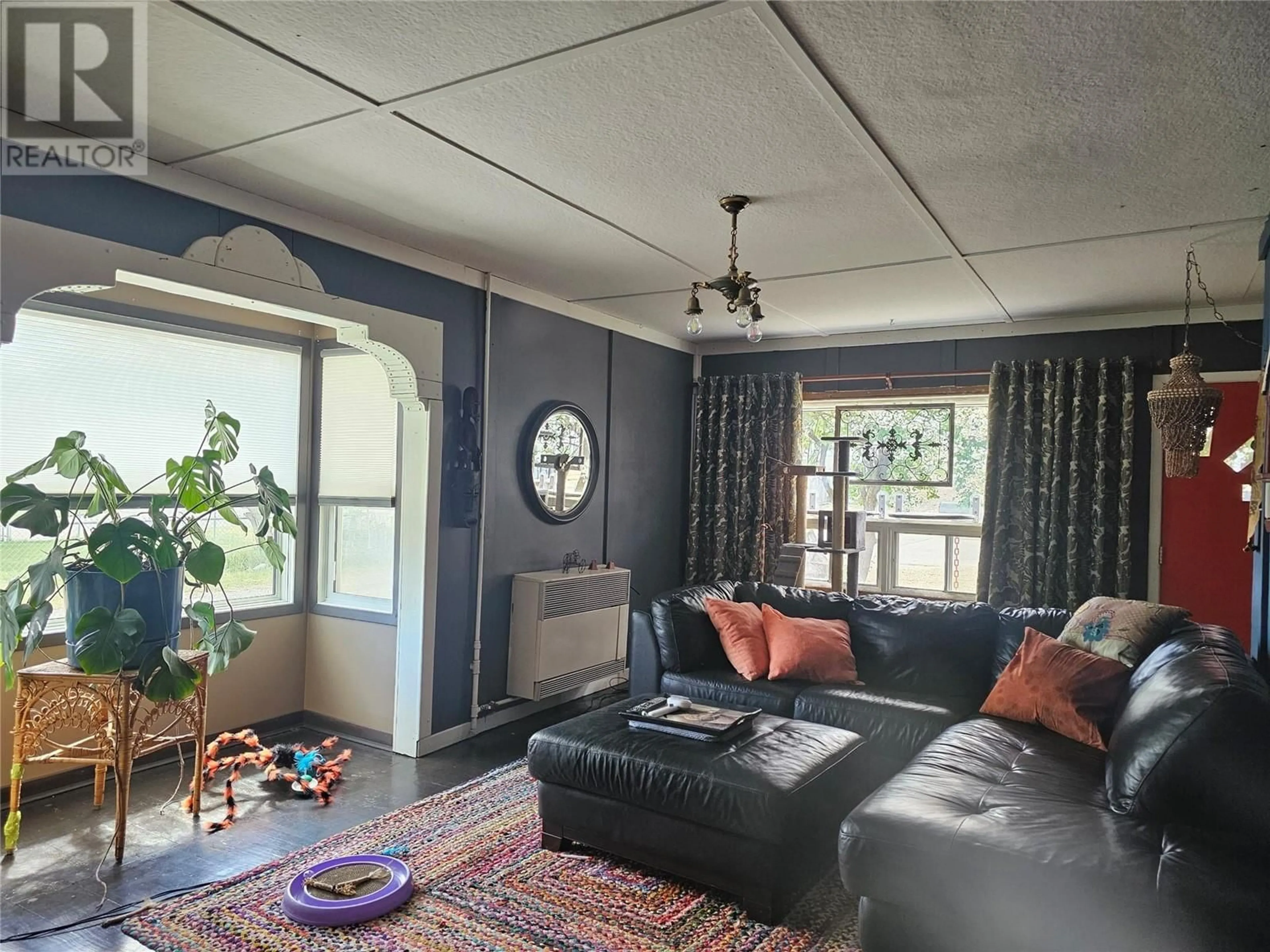 Living room with furniture, unknown for 6335 OKANAGAN STREET, Oliver British Columbia V0H1T0