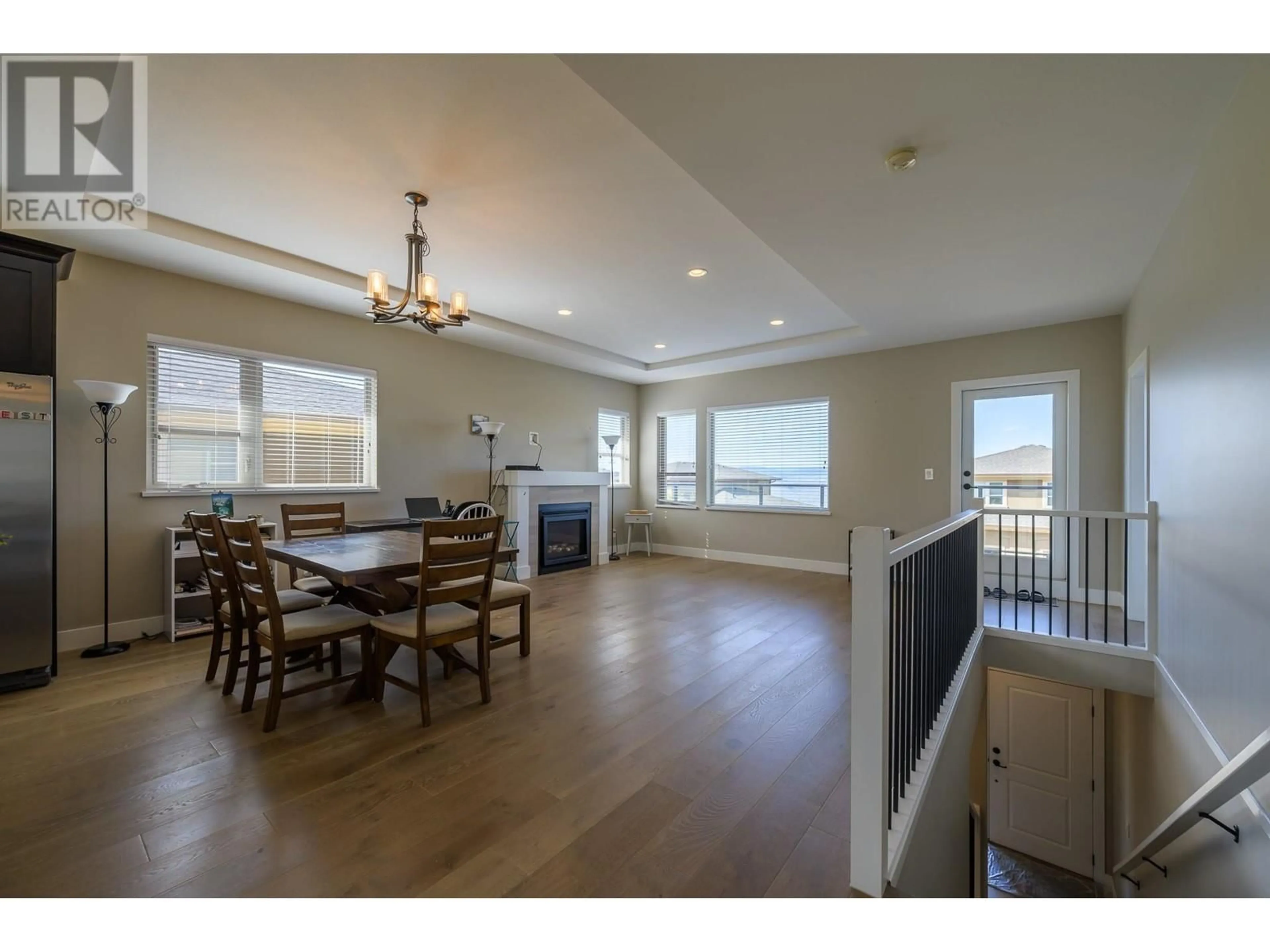 Dining room, wood/laminate floor for 9 - 2171 VAN HORNE DRIVE, Kamloops British Columbia V1S0E2