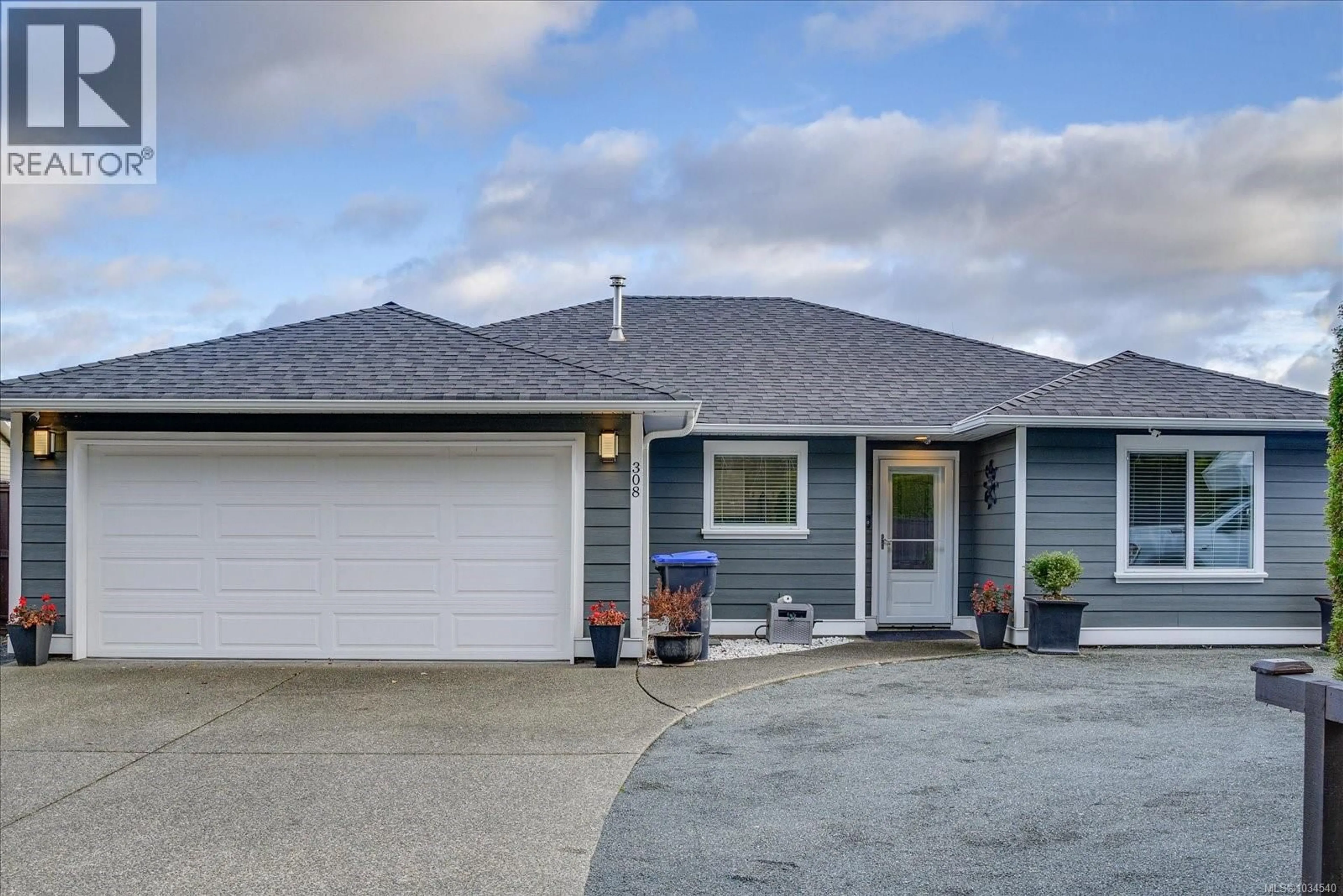 Home with vinyl exterior material, street for 308 CHURCH ROAD, Parksville British Columbia V9P2T8