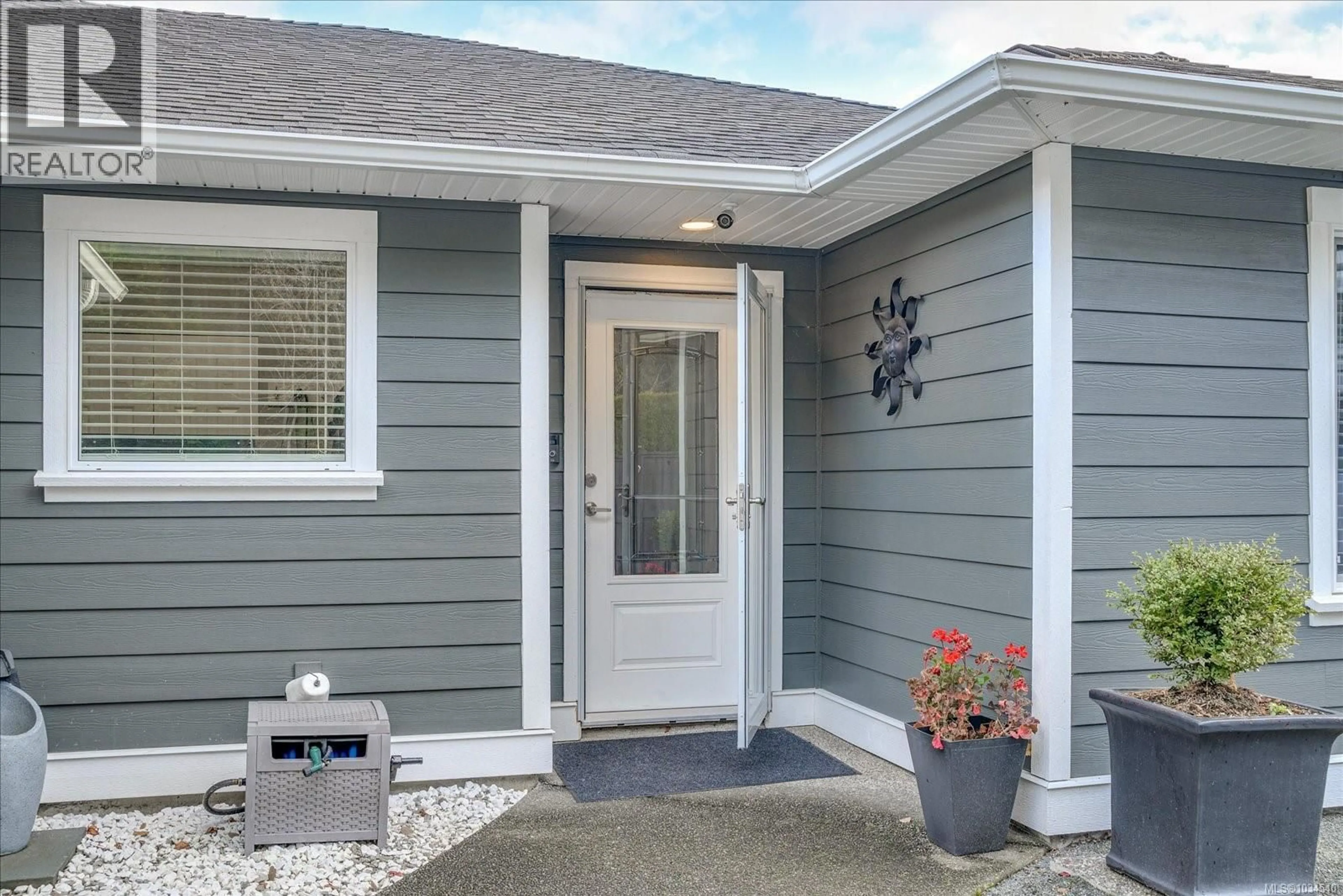 Home with vinyl exterior material, street for 308 CHURCH ROAD, Parksville British Columbia V9P2T8