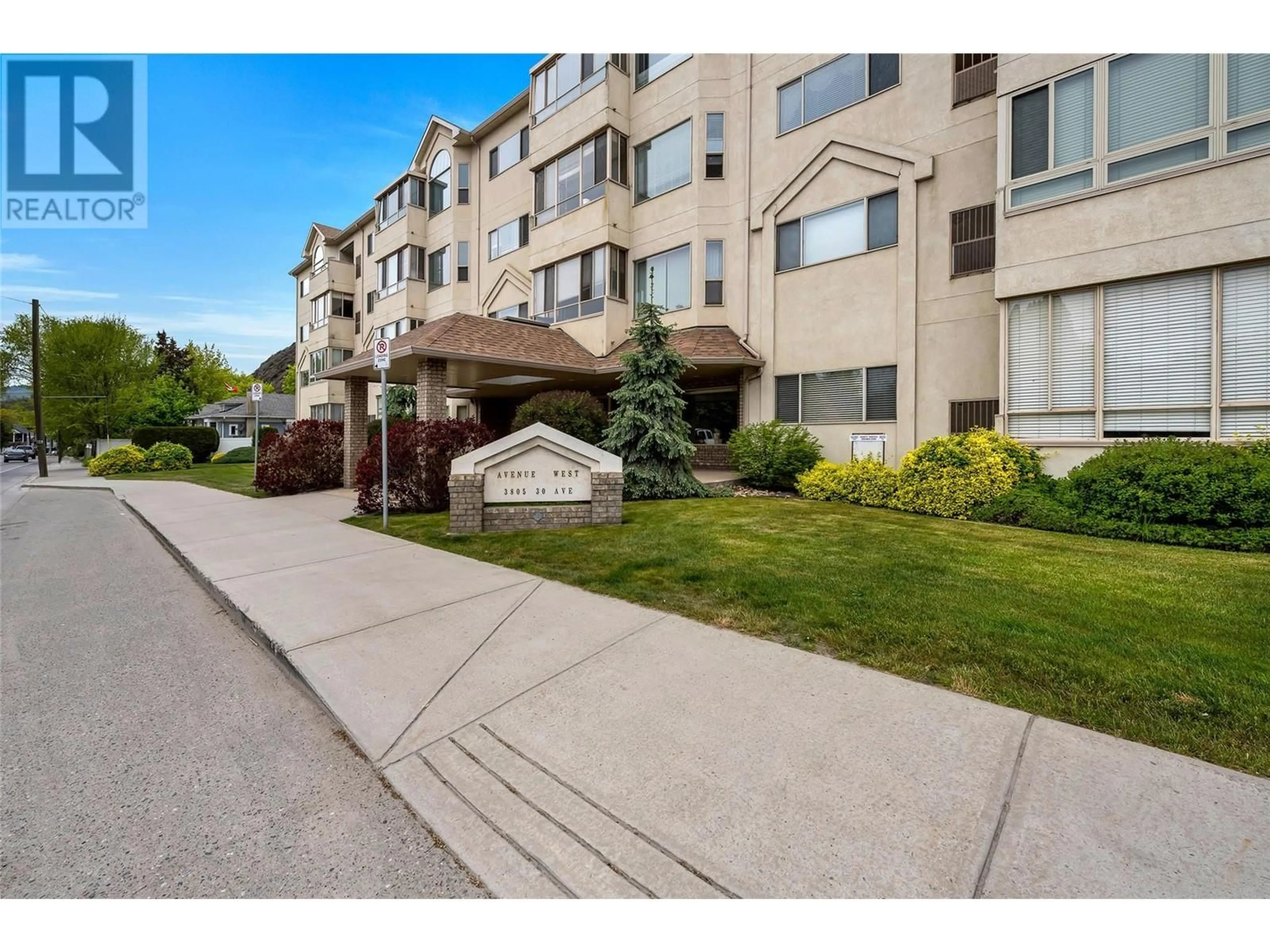 Patio, street for 410 - 3805 30 AVENUE, Vernon British Columbia V1T9M3