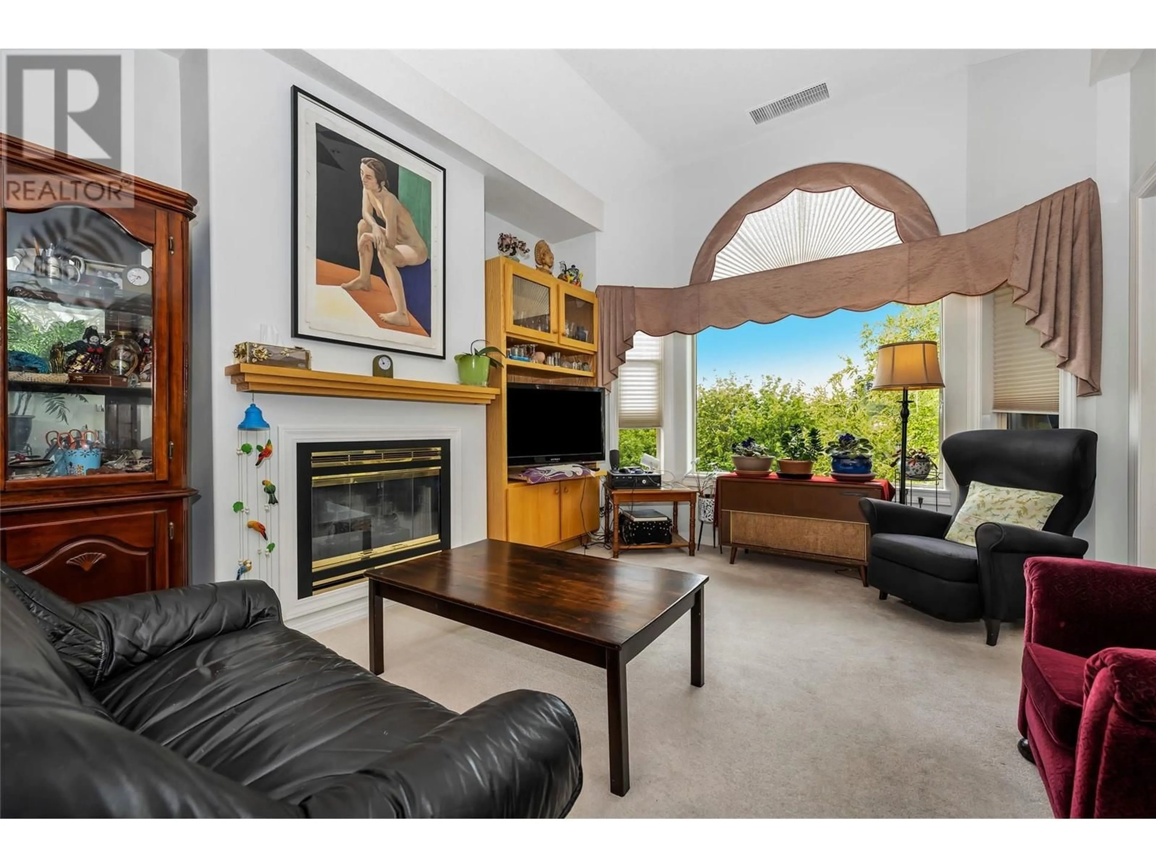 Living room with furniture, unknown for 410 - 3805 30 AVENUE, Vernon British Columbia V1T9M3