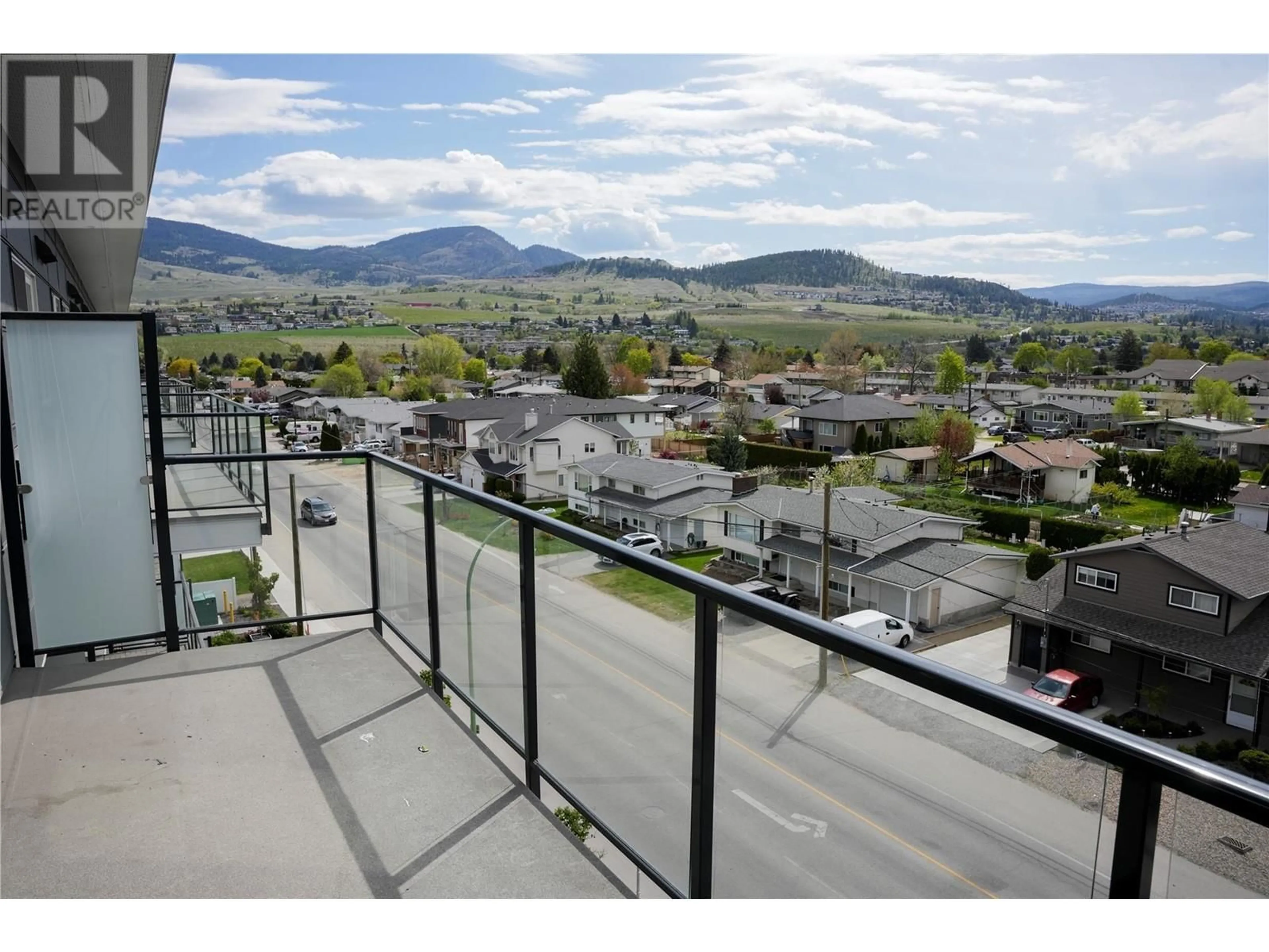 Balcony in the apartment, mountain view for 517 - 615 RUTLAND ROAD NORTH, Kelowna British Columbia V1X3V6
