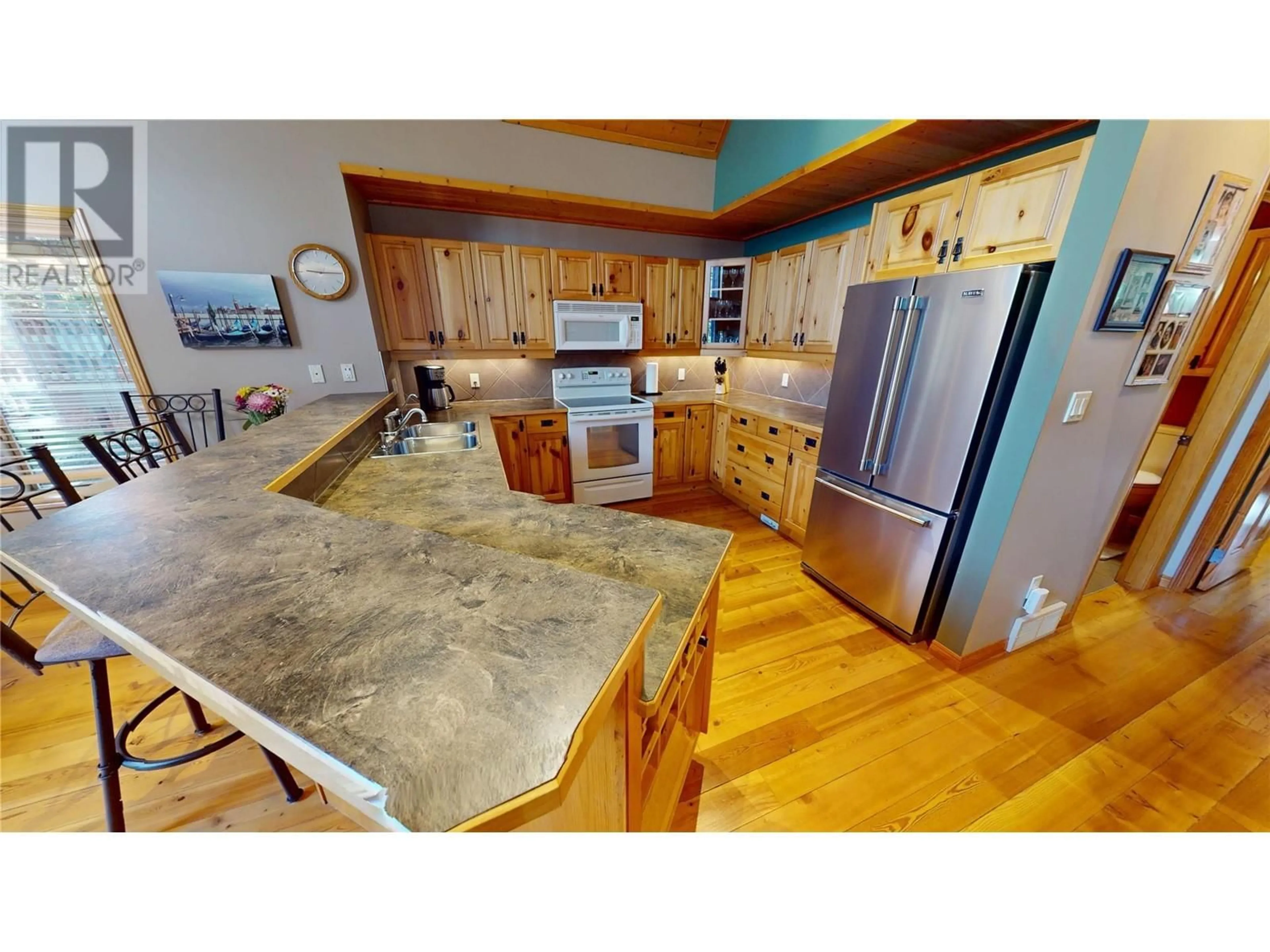 Open concept kitchen, unknown for 7508 PINE CONE LANE, Radium Hot Springs British Columbia V0A1M0