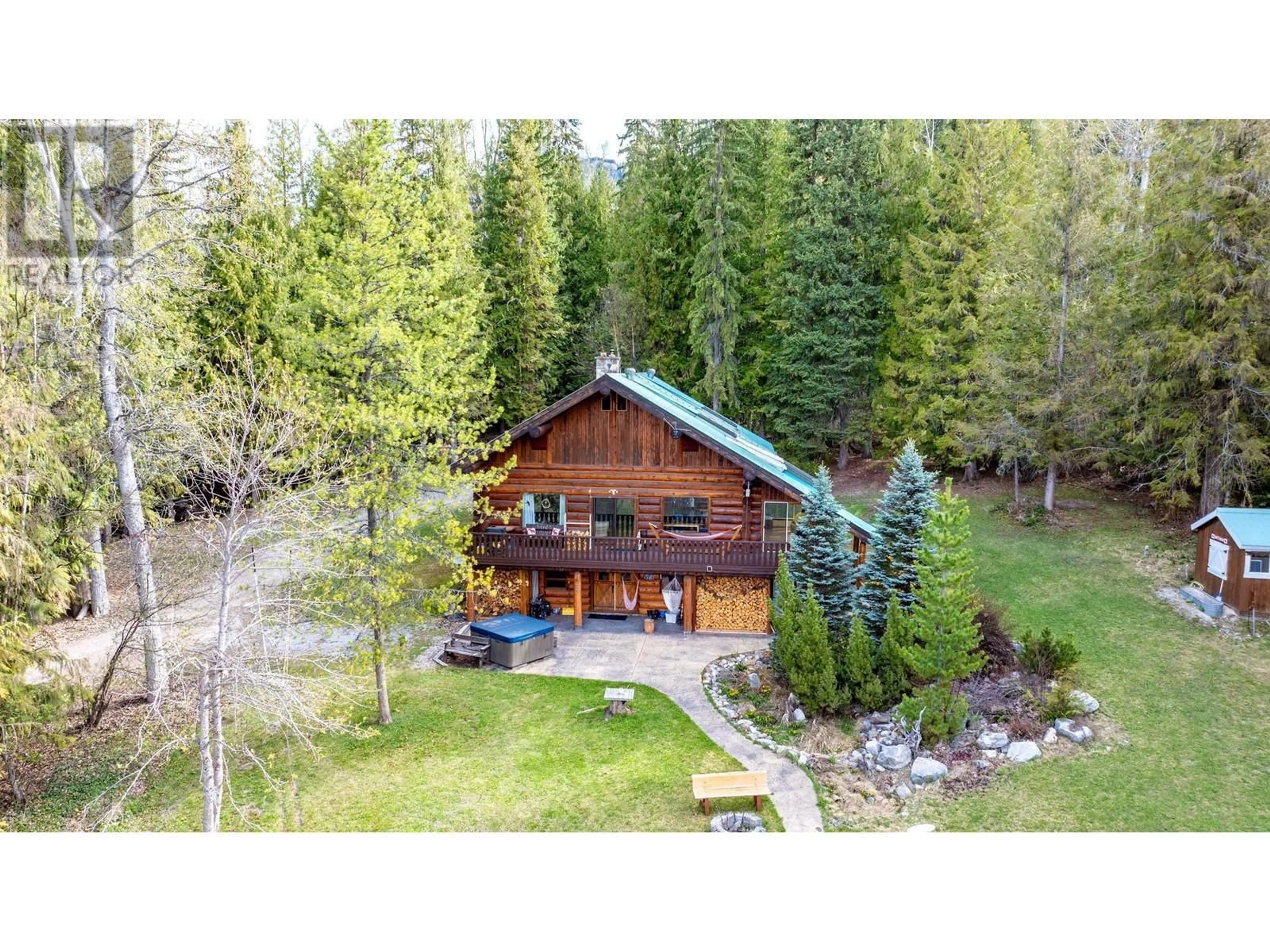 A pic from outside/outdoor area/front of a property/back of a property/a pic from drone, unknown for 1569 HARTLEY ROAD, Golden British Columbia V0A1H1