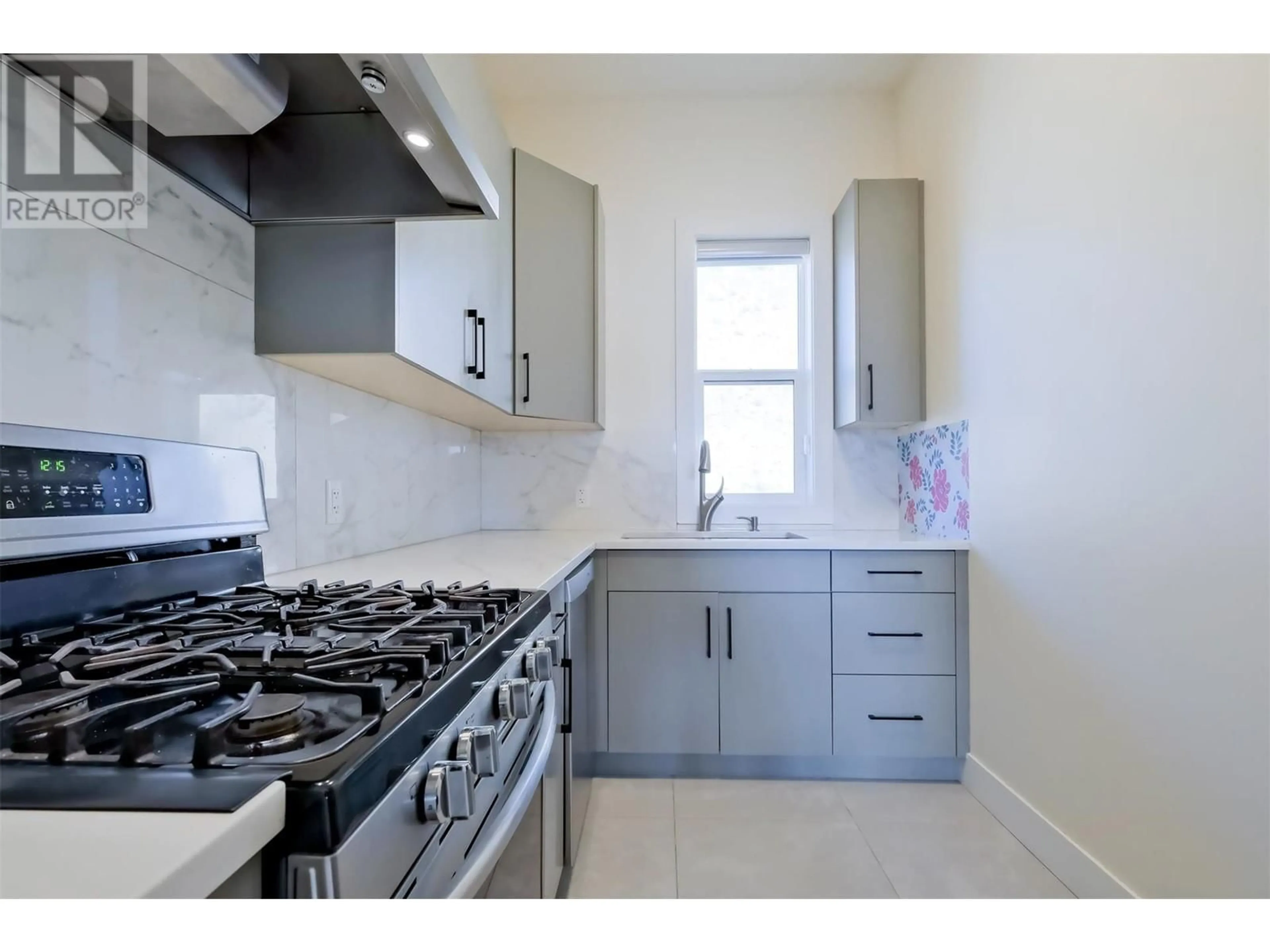 Standard kitchen, ceramic/tile floor for 1278 MINE HILL DRIVE, Kelowna British Columbia V1P0A1