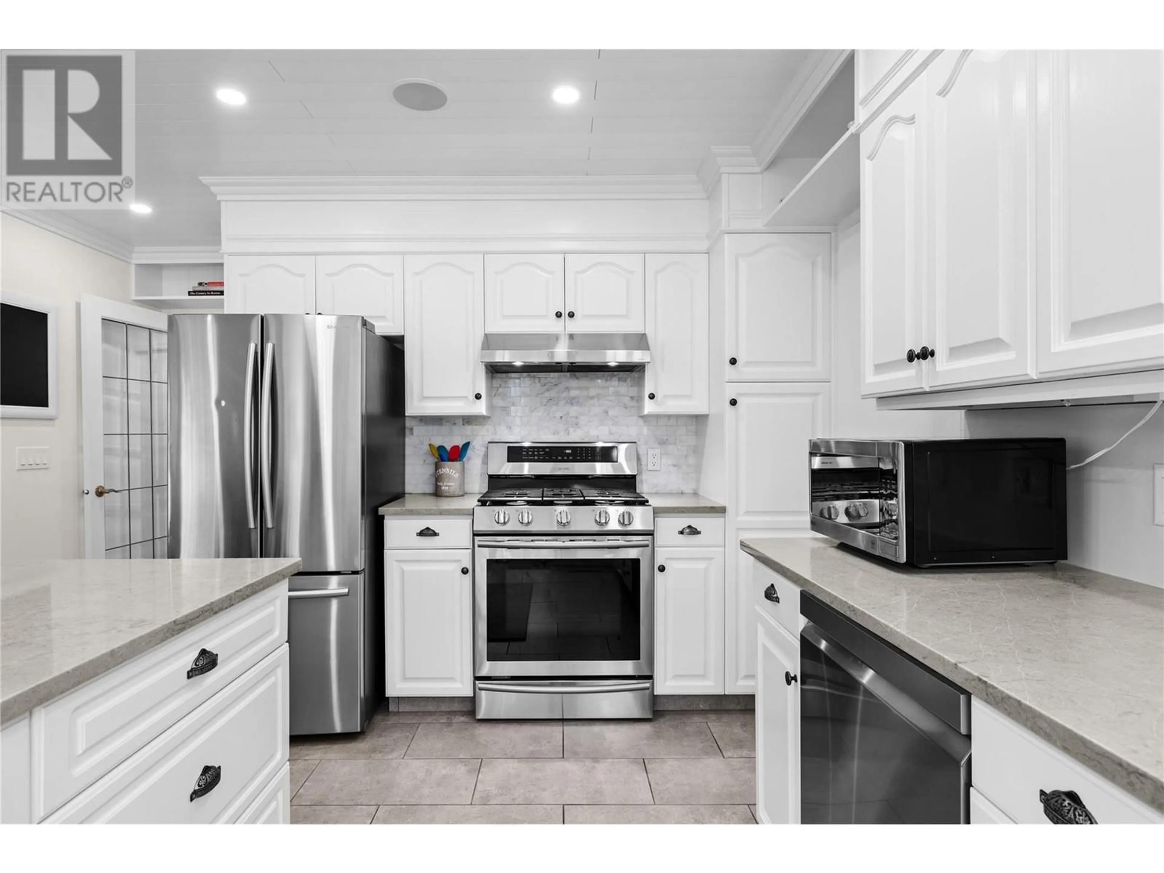 Unknown for 3556 ATHALMER ROAD, Kelowna British Columbia V1W3Y5