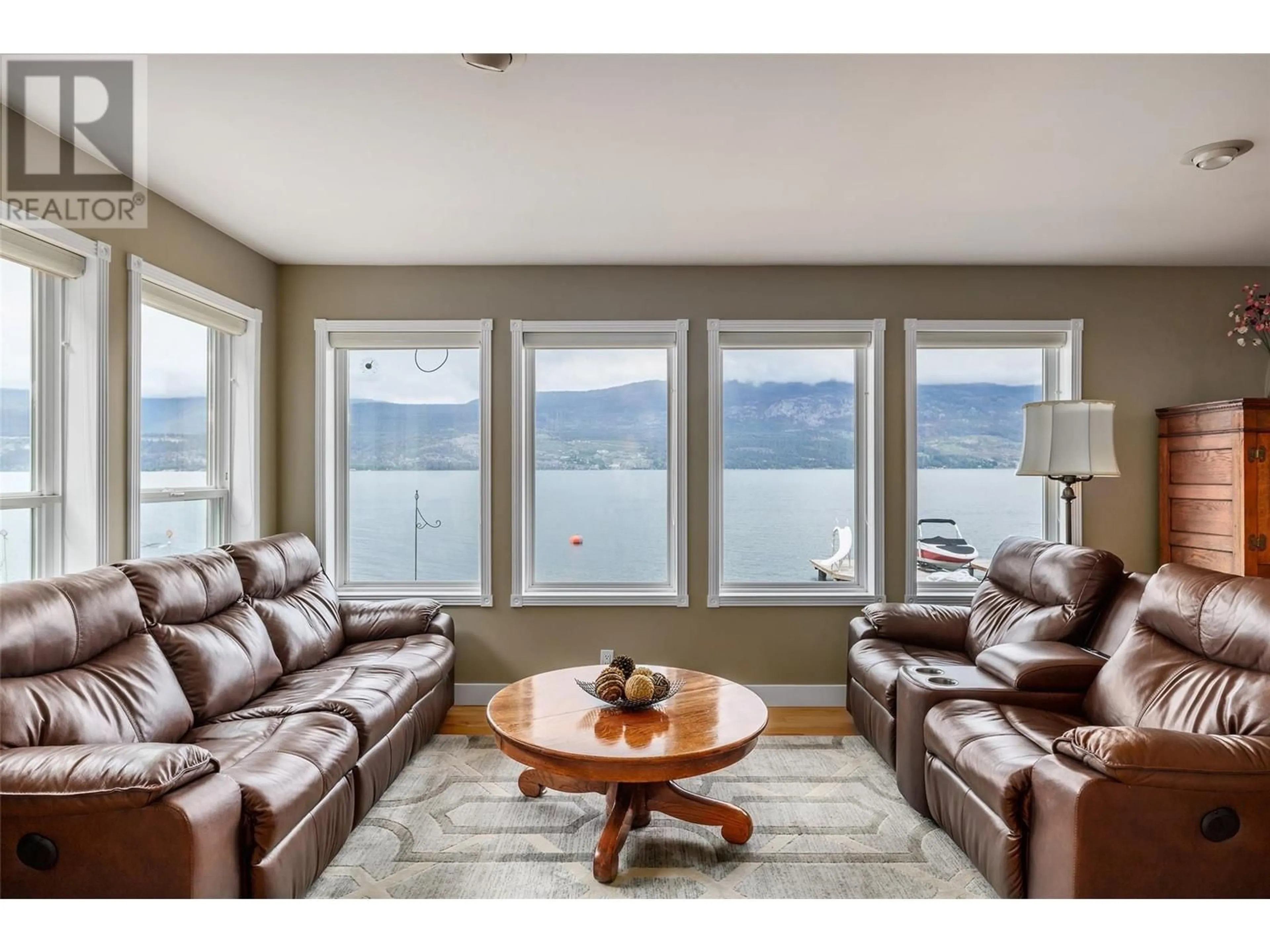 Living room with furniture, unknown for 17824 JUNIPER COVE ROAD, Lake Country British Columbia V4V1B8