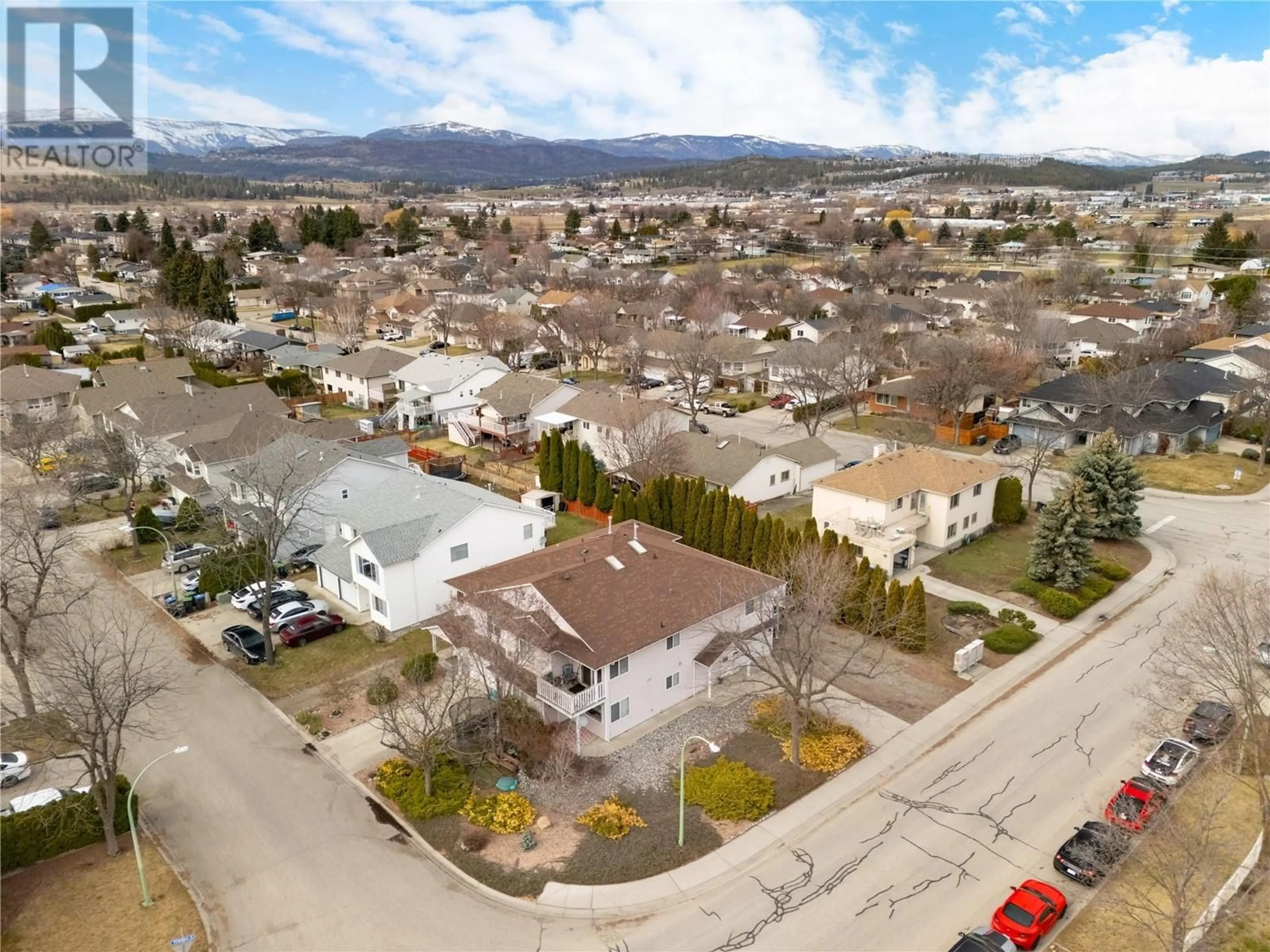 A pic from outside/outdoor area/front of a property/back of a property/a pic from drone, mountain view for 430 MCLENNAN CRESCENT, Kelowna British Columbia V1X7M9
