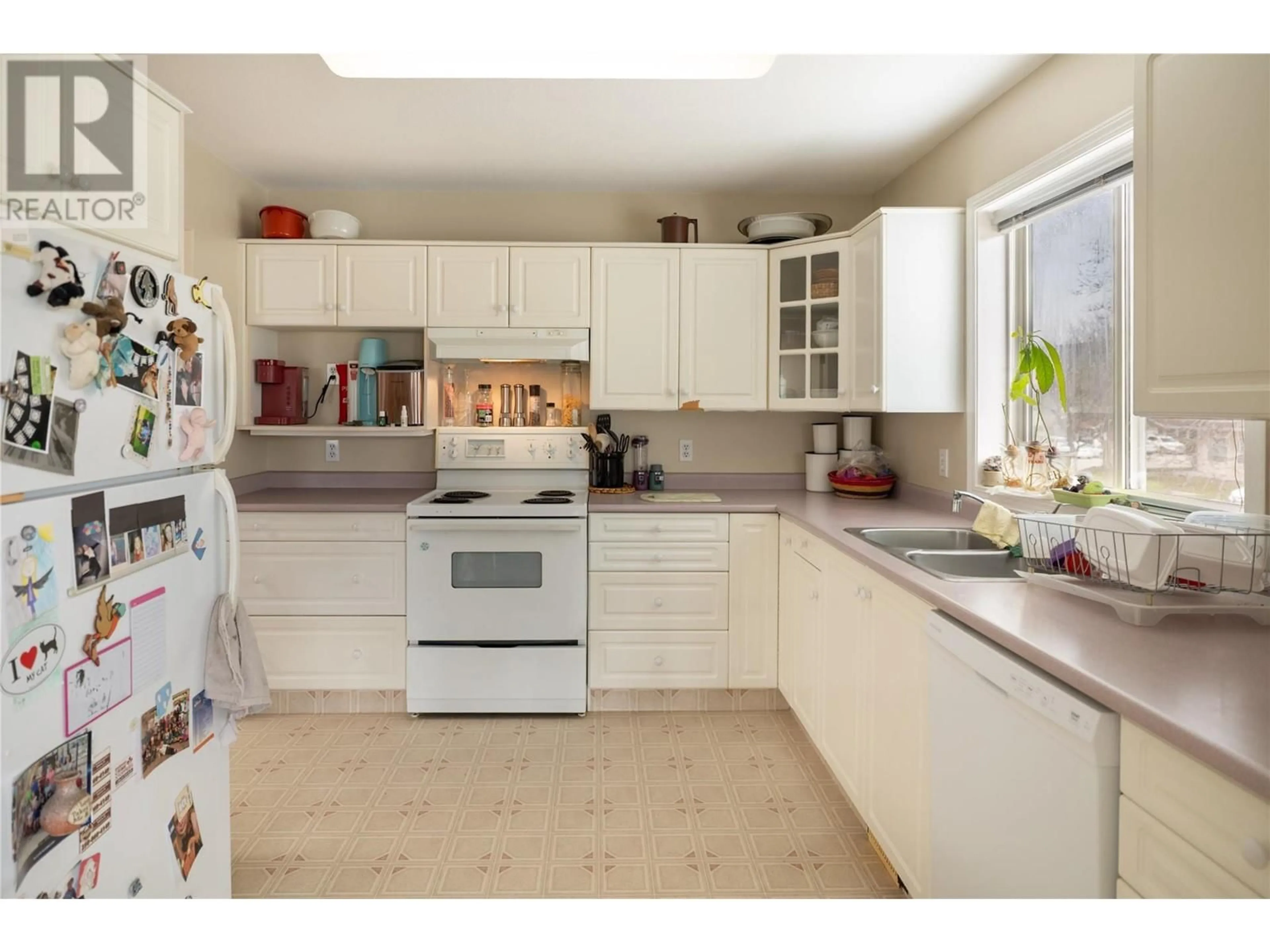 Standard kitchen, unknown for 430 MCLENNAN CRESCENT, Kelowna British Columbia V1X7M9