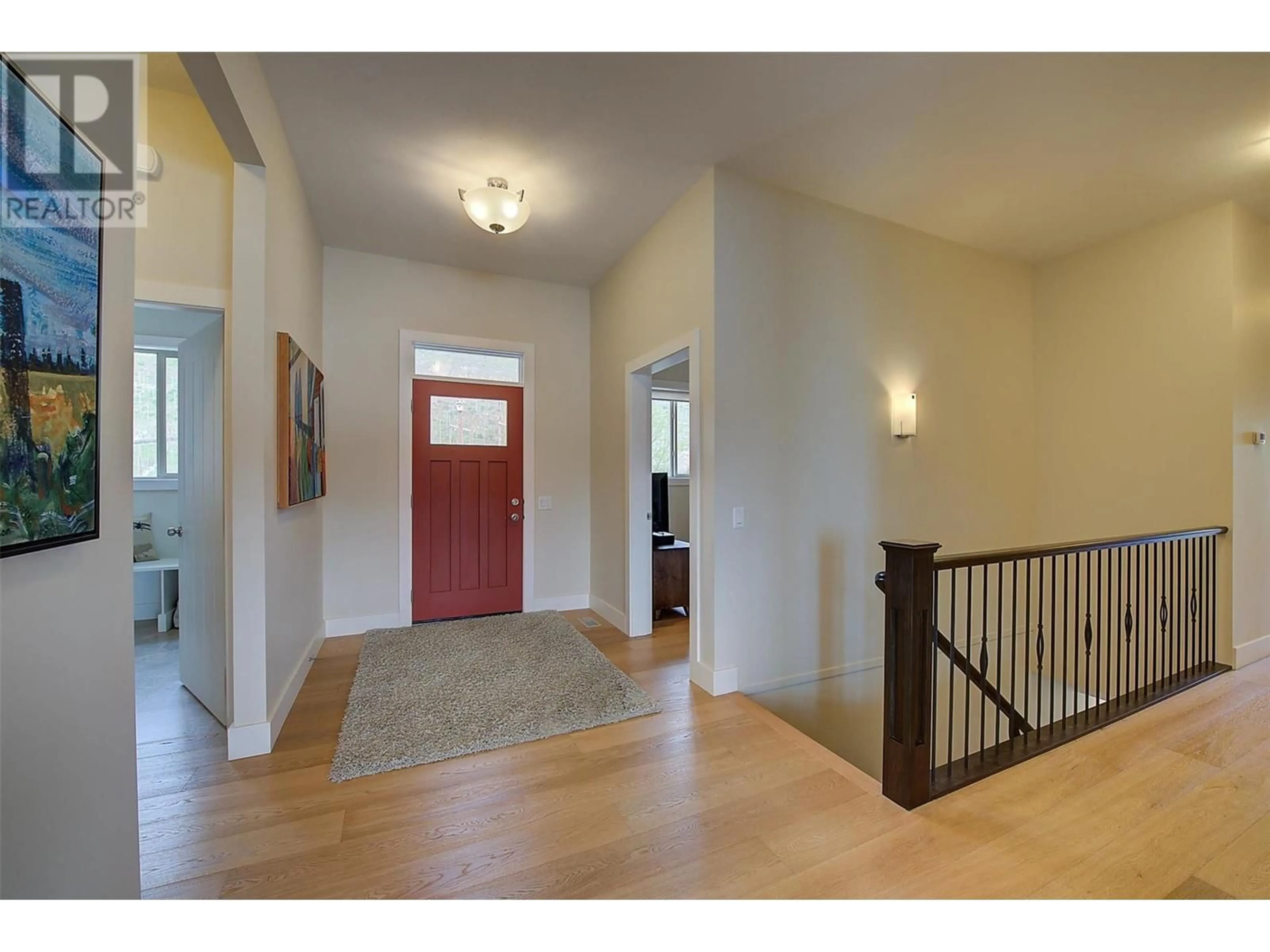 Indoor entryway for 5884 MACGREGOR ROAD, Peachland British Columbia V0H1X4