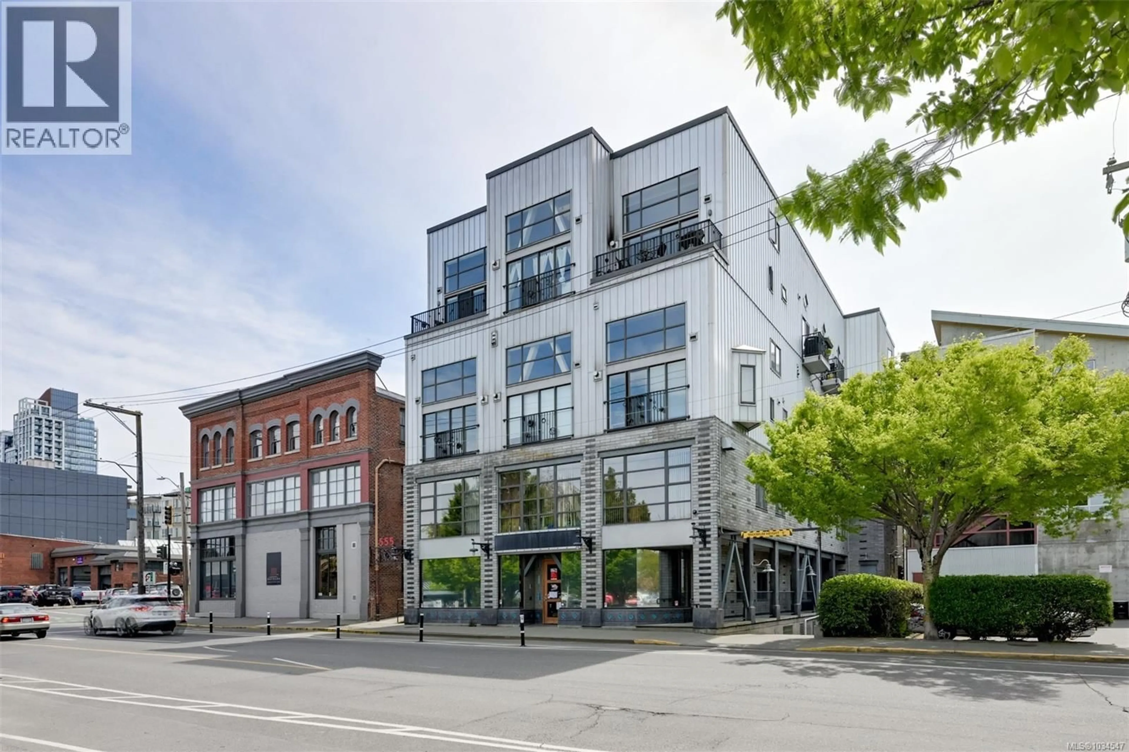 Patio, street for 401 - 555 CHATHAM STREET, Victoria British Columbia V8T1E1
