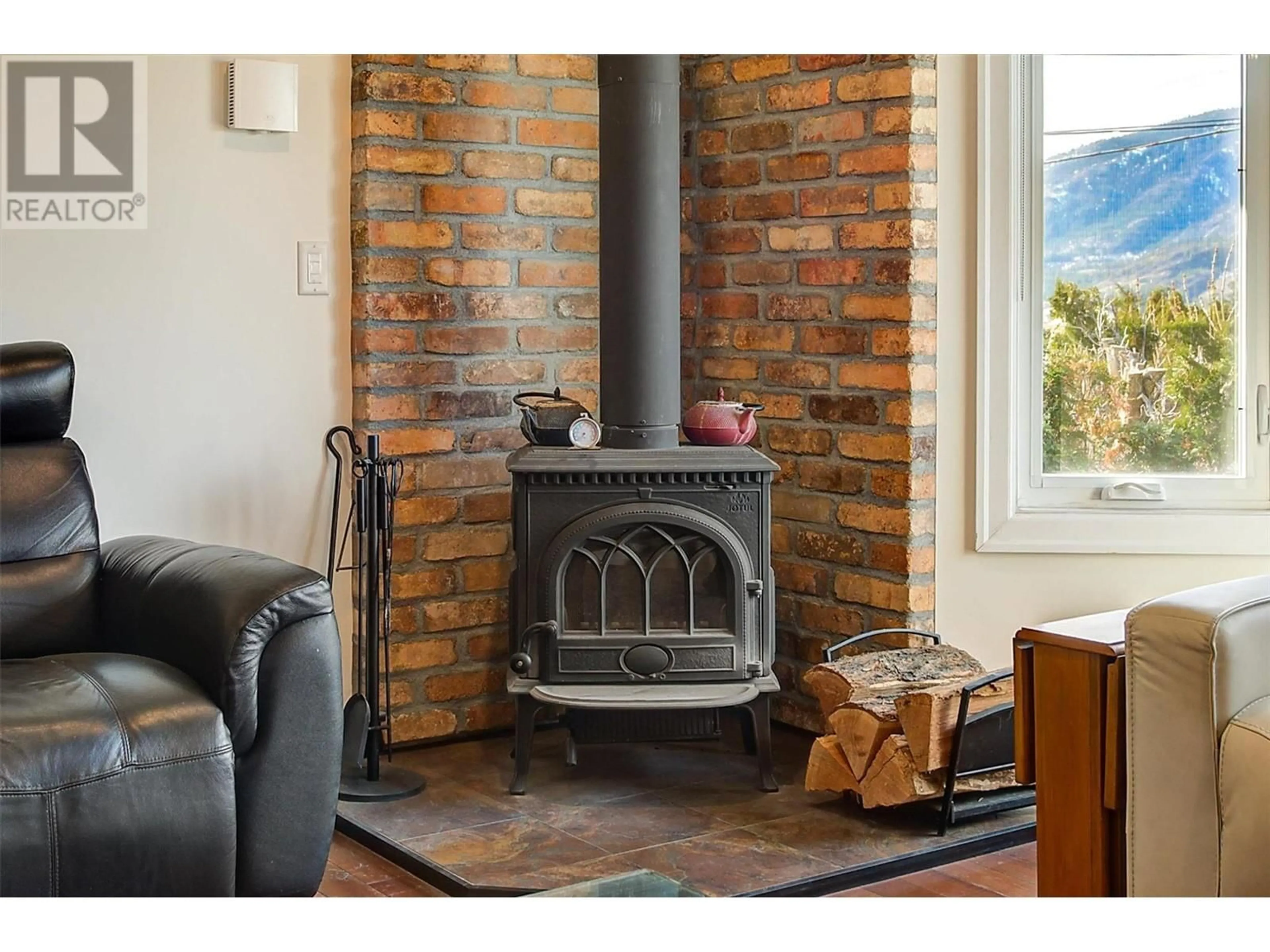 Living room with furniture, unknown for 2415 COLLINGWOOD ROAD, West Kelowna British Columbia V1Z2C3