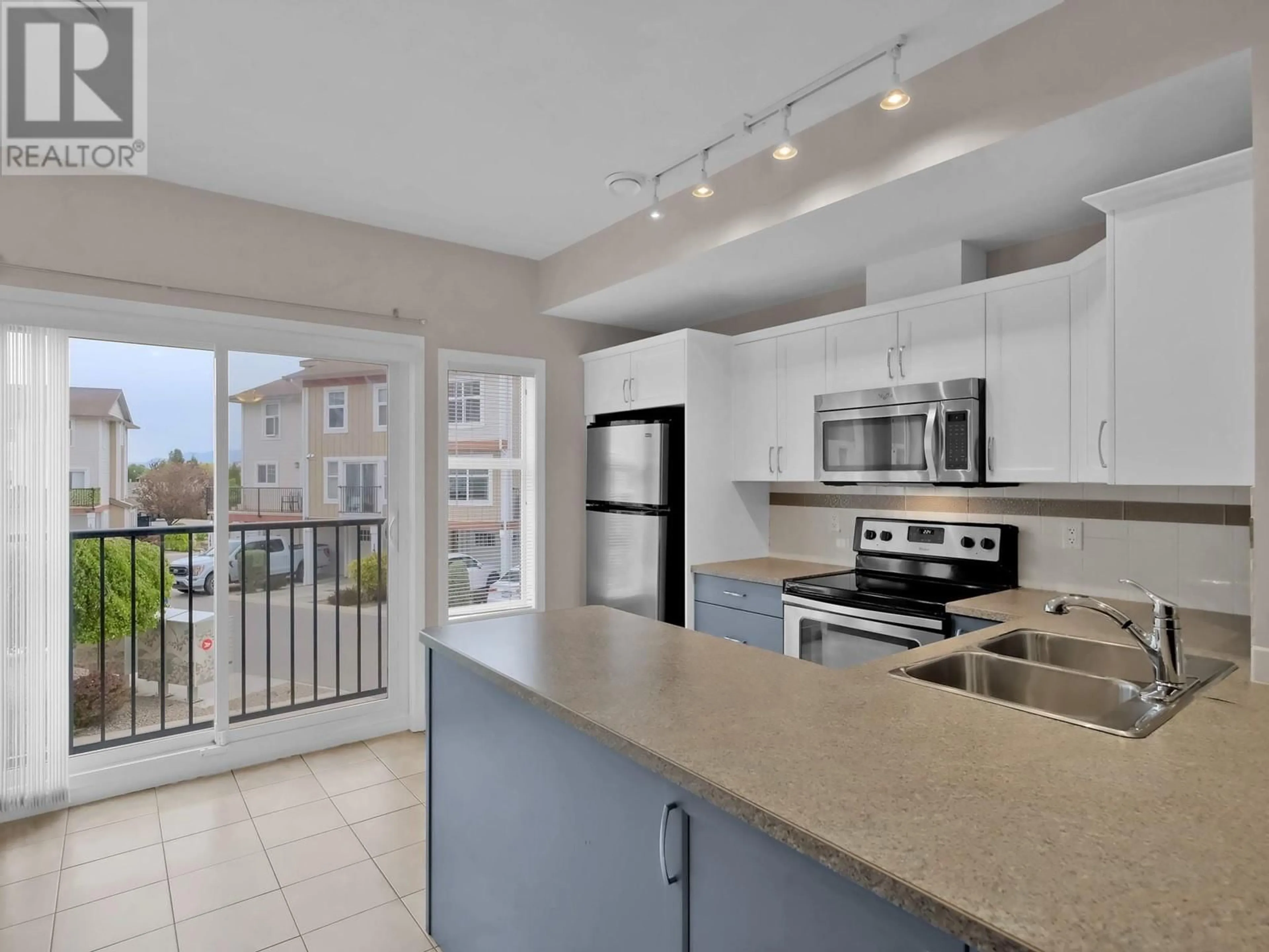 Open concept kitchen, unknown for 140 - 3363 WILSON STREET, Penticton British Columbia V2A9G7