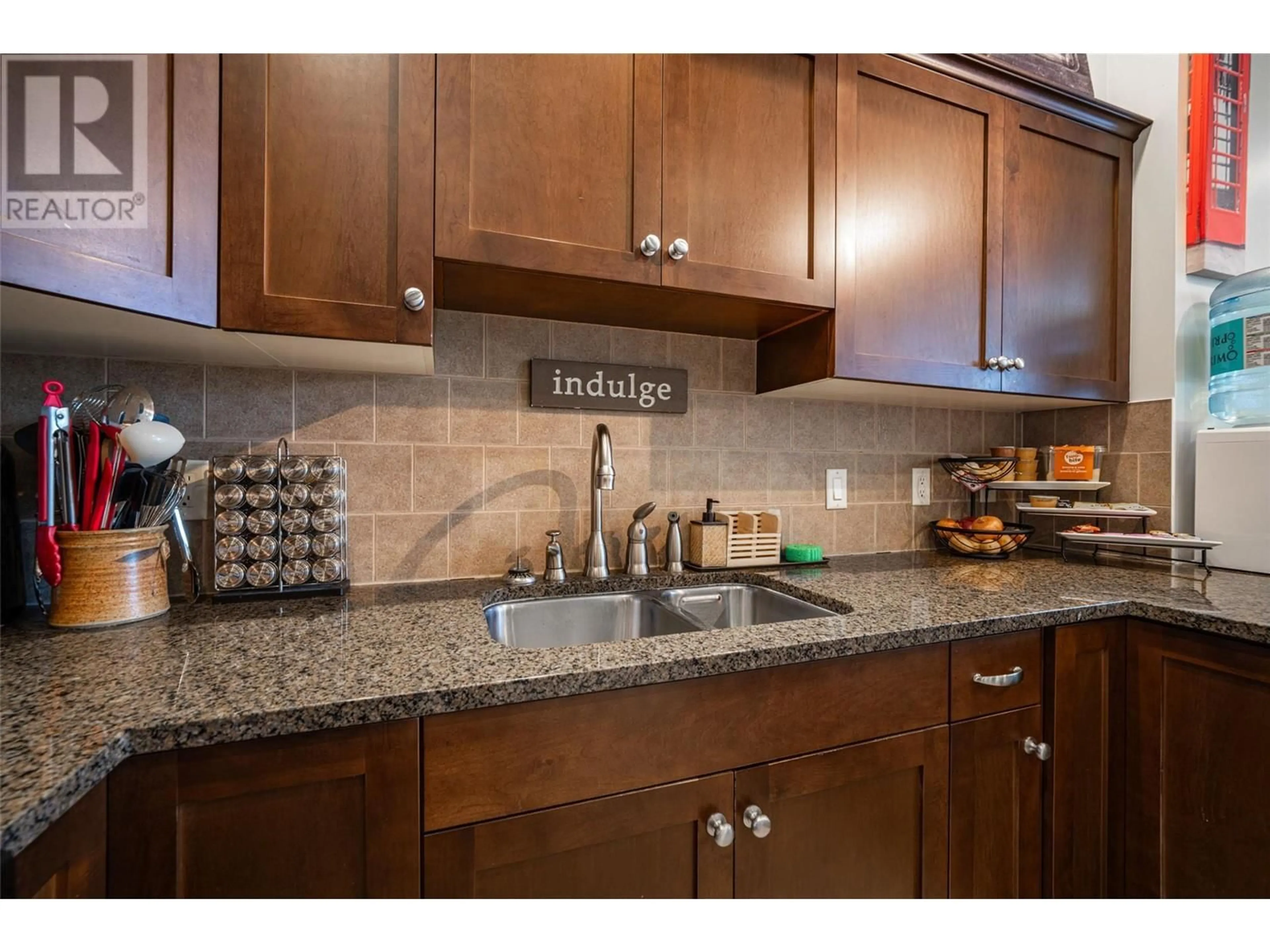 Standard kitchen, ceramic/tile floor for 4406 - 3842 OLD OKANAGAN HIGHWAY, West Kelowna British Columbia V4T3G7