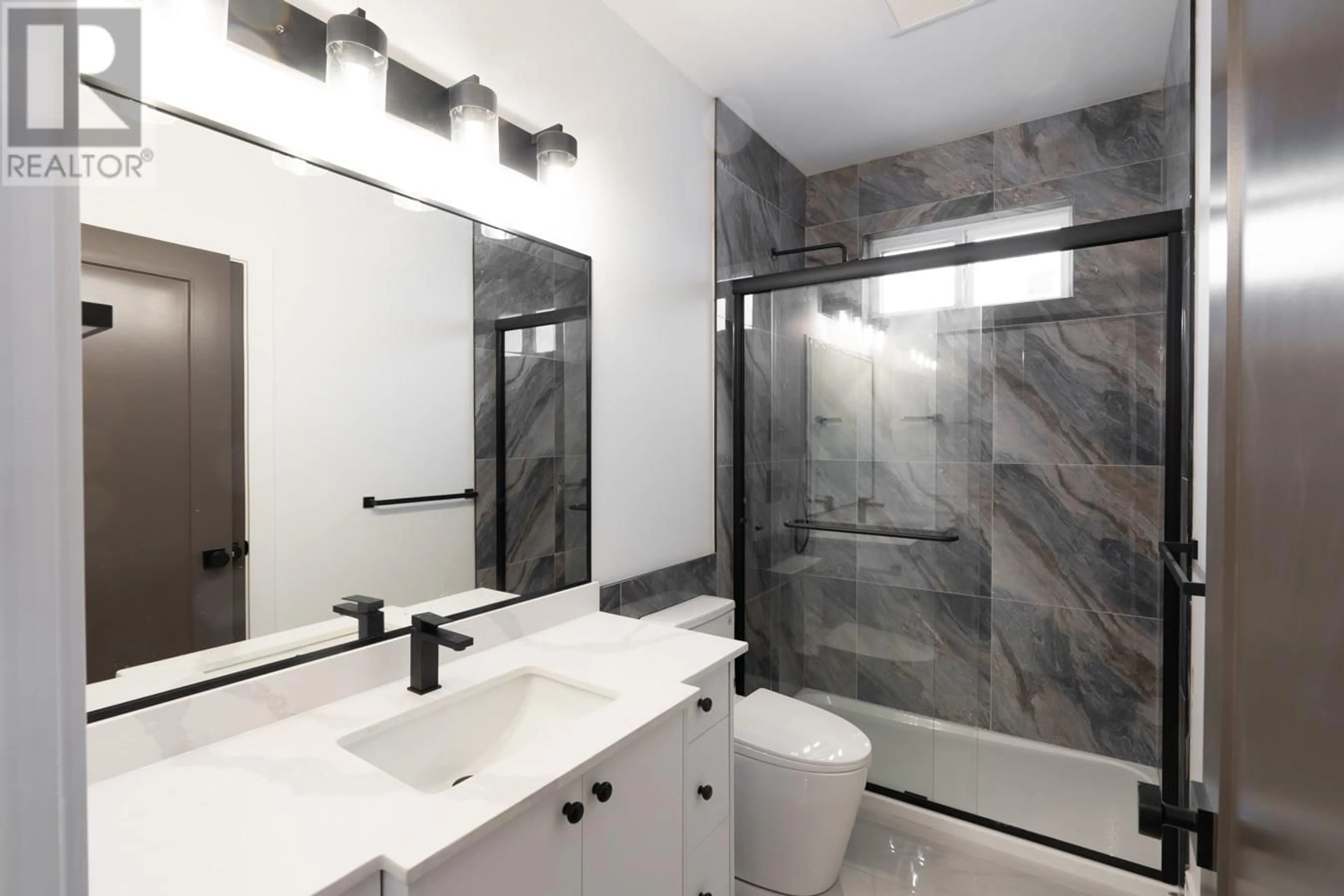 Contemporary bathroom, ceramic/tile floor for 181 HOLLOWAY DRIVE, Kamloops British Columbia V1S0B3