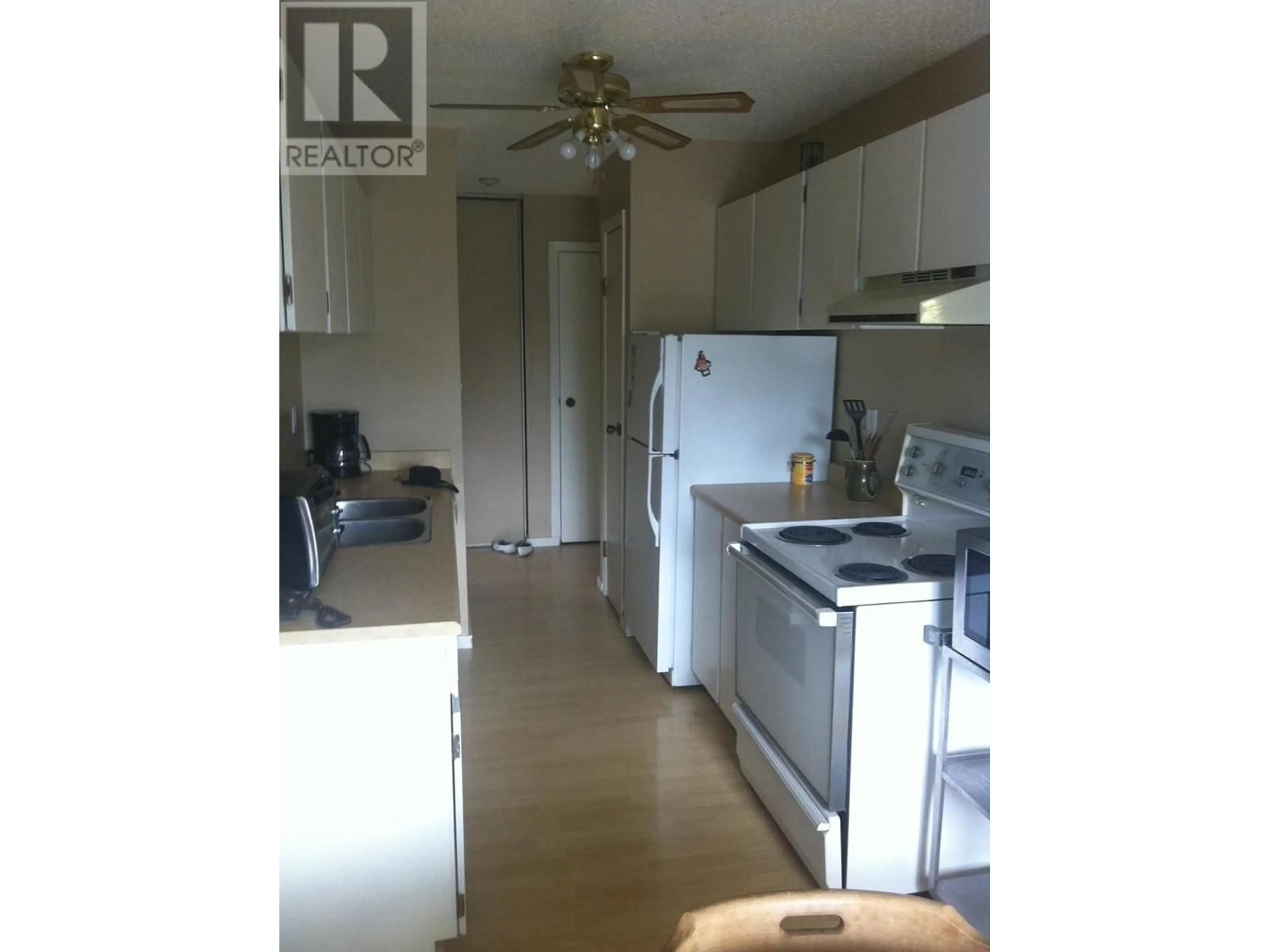 Standard kitchen, wood/laminate floor for 401 - 10 CARIBOO DRIVE, Elkford British Columbia V0B1H0
