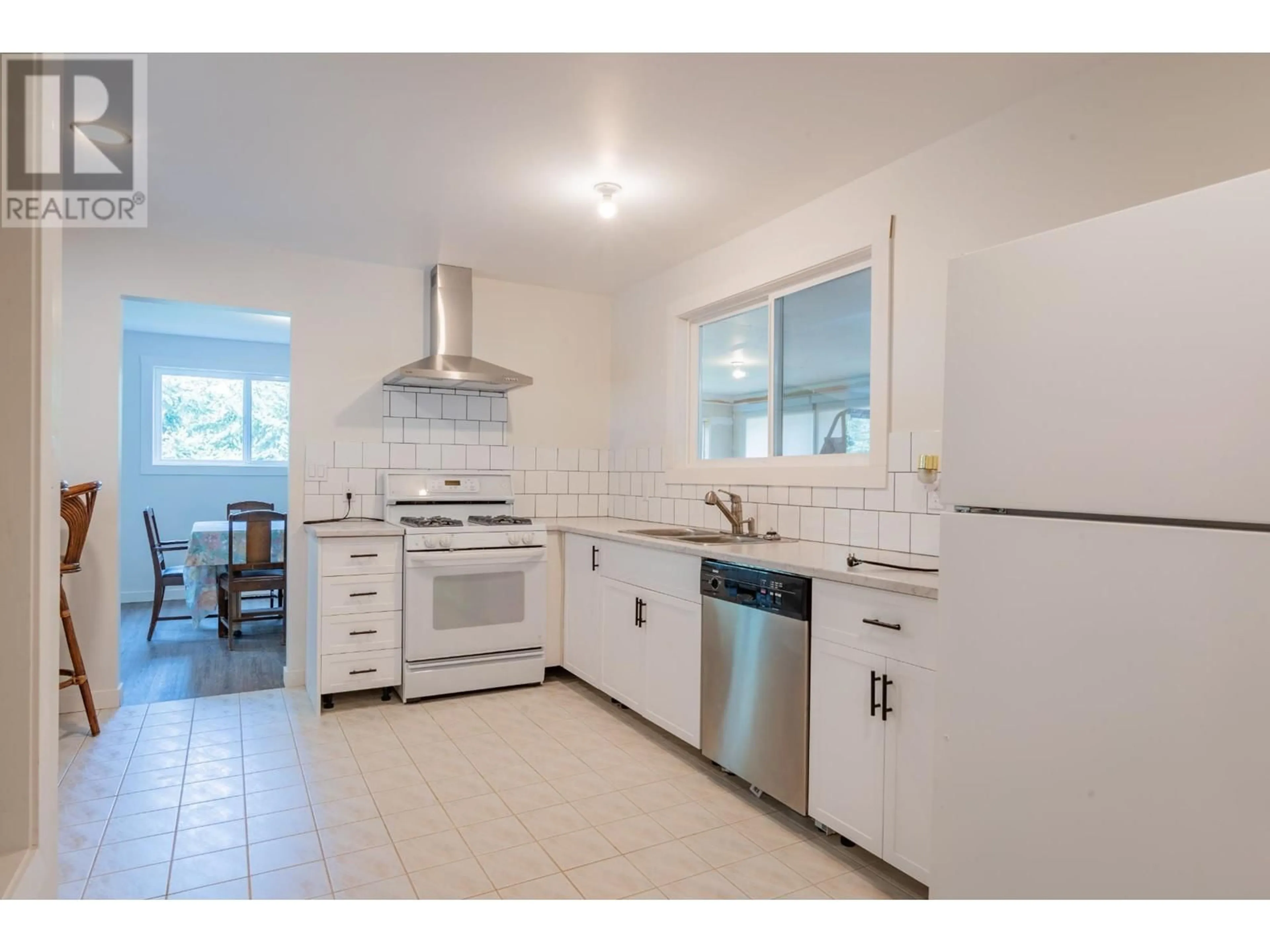 Standard kitchen, ceramic/tile floor for 60 CHASE ROAD, Christina Lake British Columbia V0G1E0