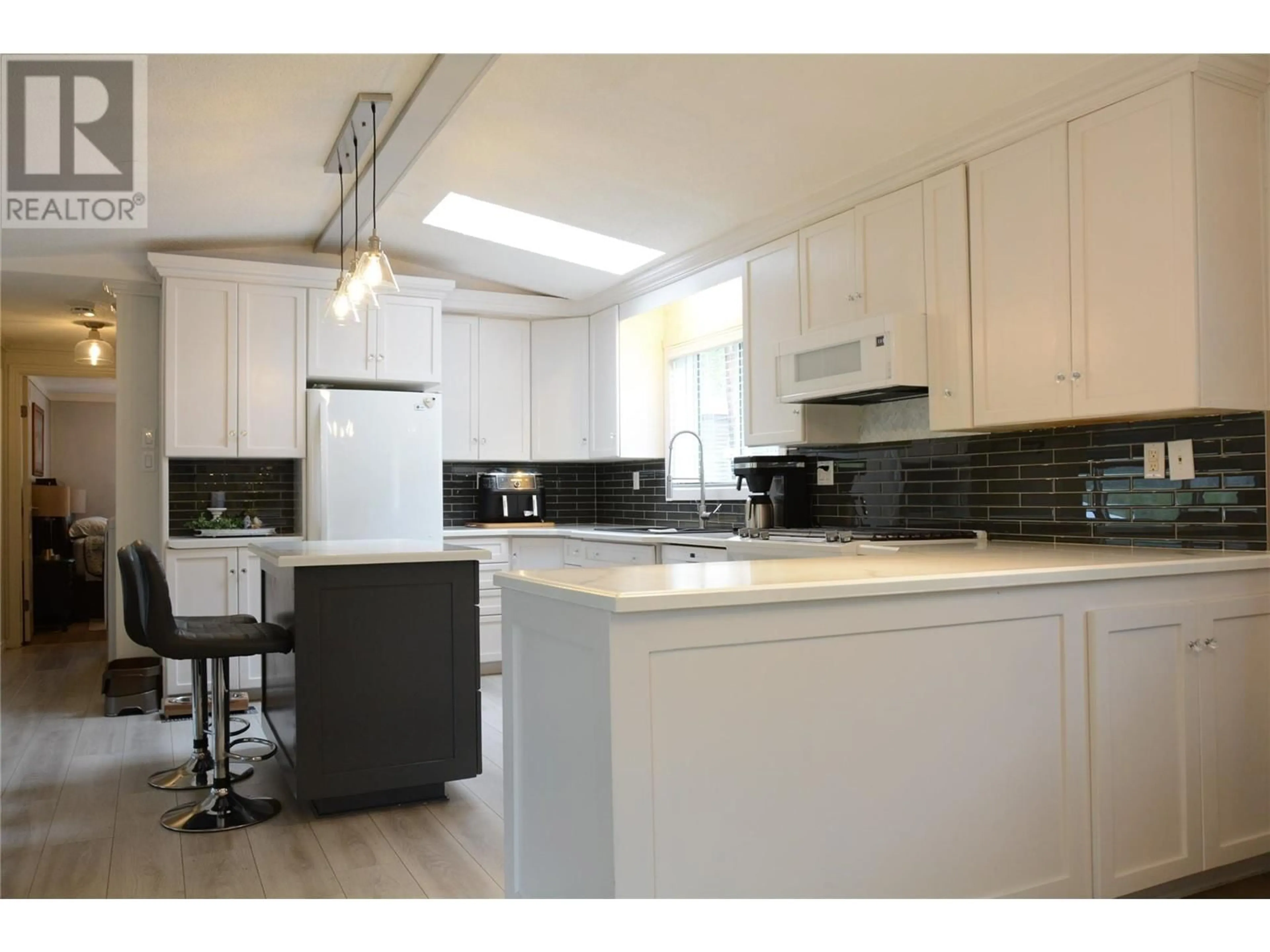 Open concept kitchen, unknown for 185 HOOVERS FERRY ROAD, Kamloops British Columbia V0E1Z0