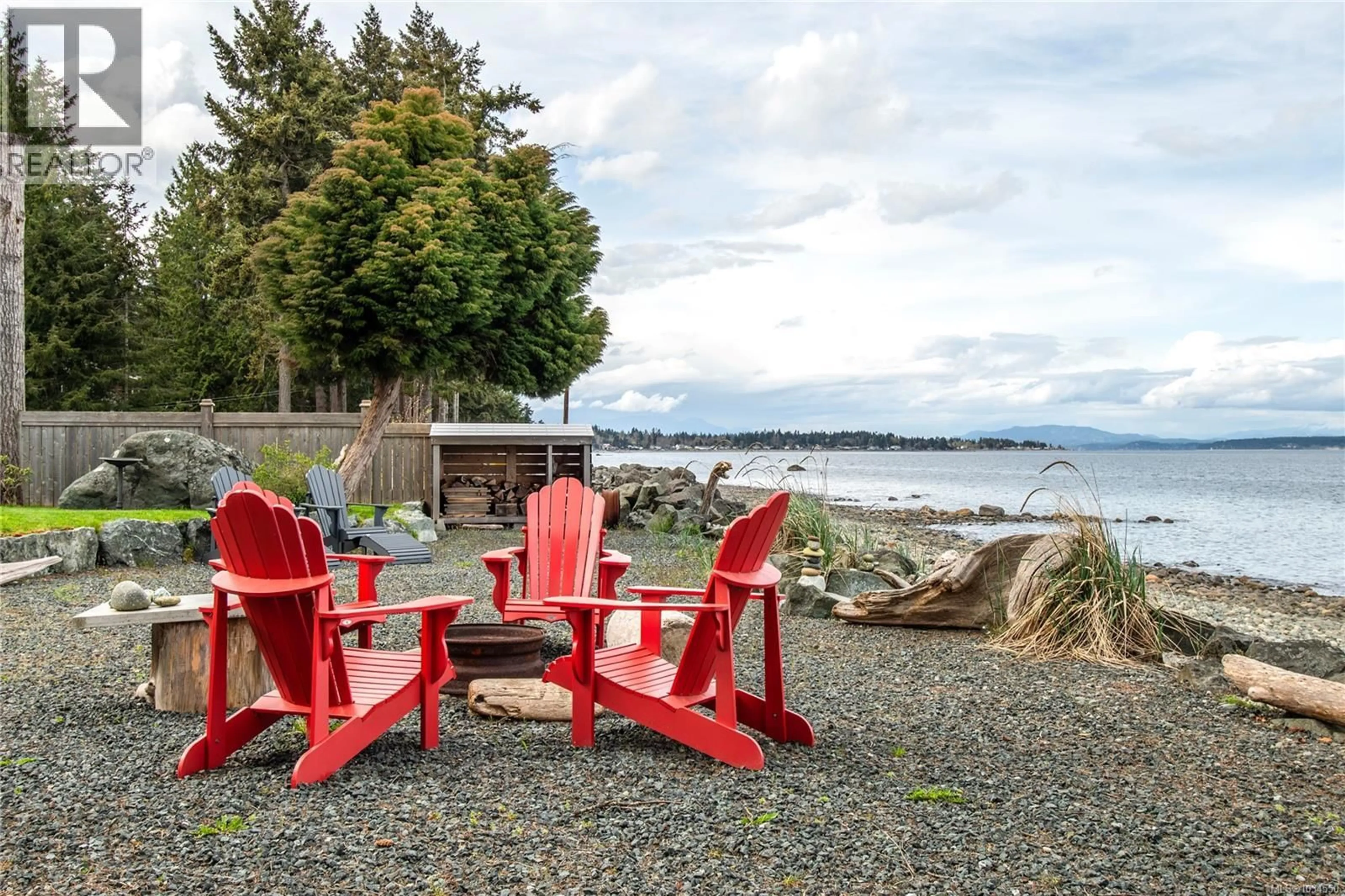 Patio, water/lake/river/ocean view for 4123 ISLAND HIGHWAY SOUTH, Campbell River British Columbia V9H1E9