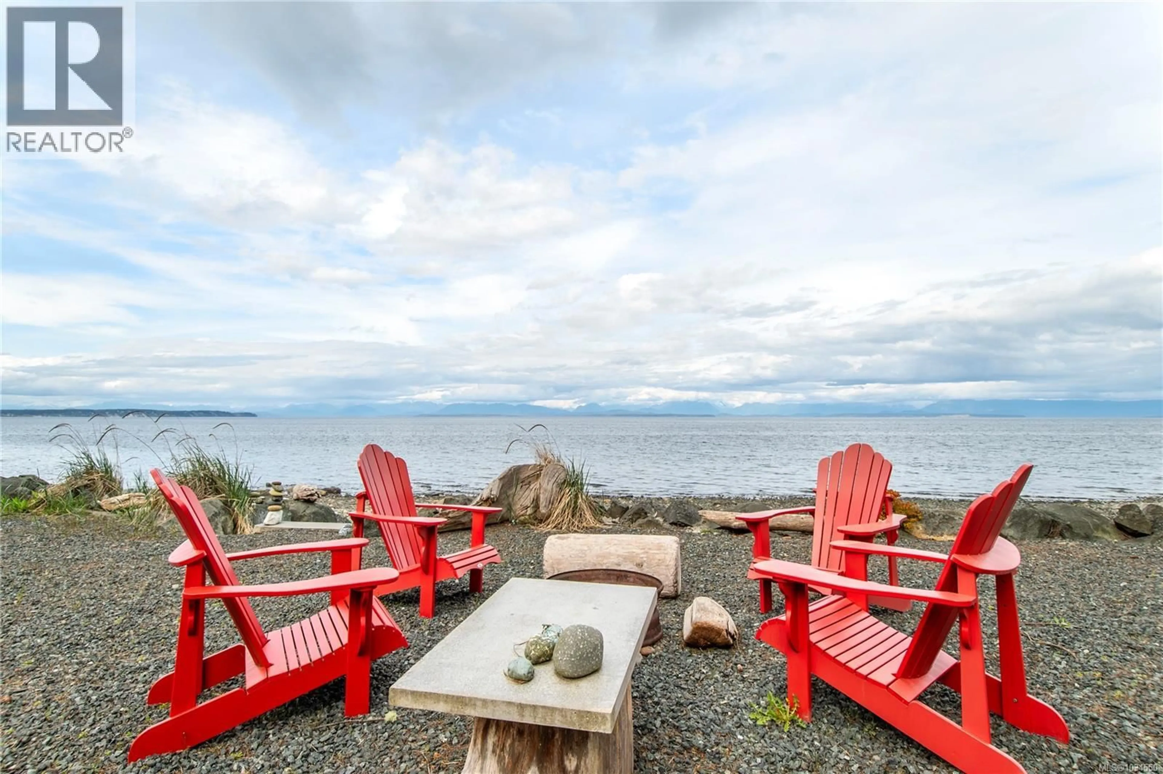 Patio, water/lake/river/ocean view for 4123 ISLAND HIGHWAY SOUTH, Campbell River British Columbia V9H1E9