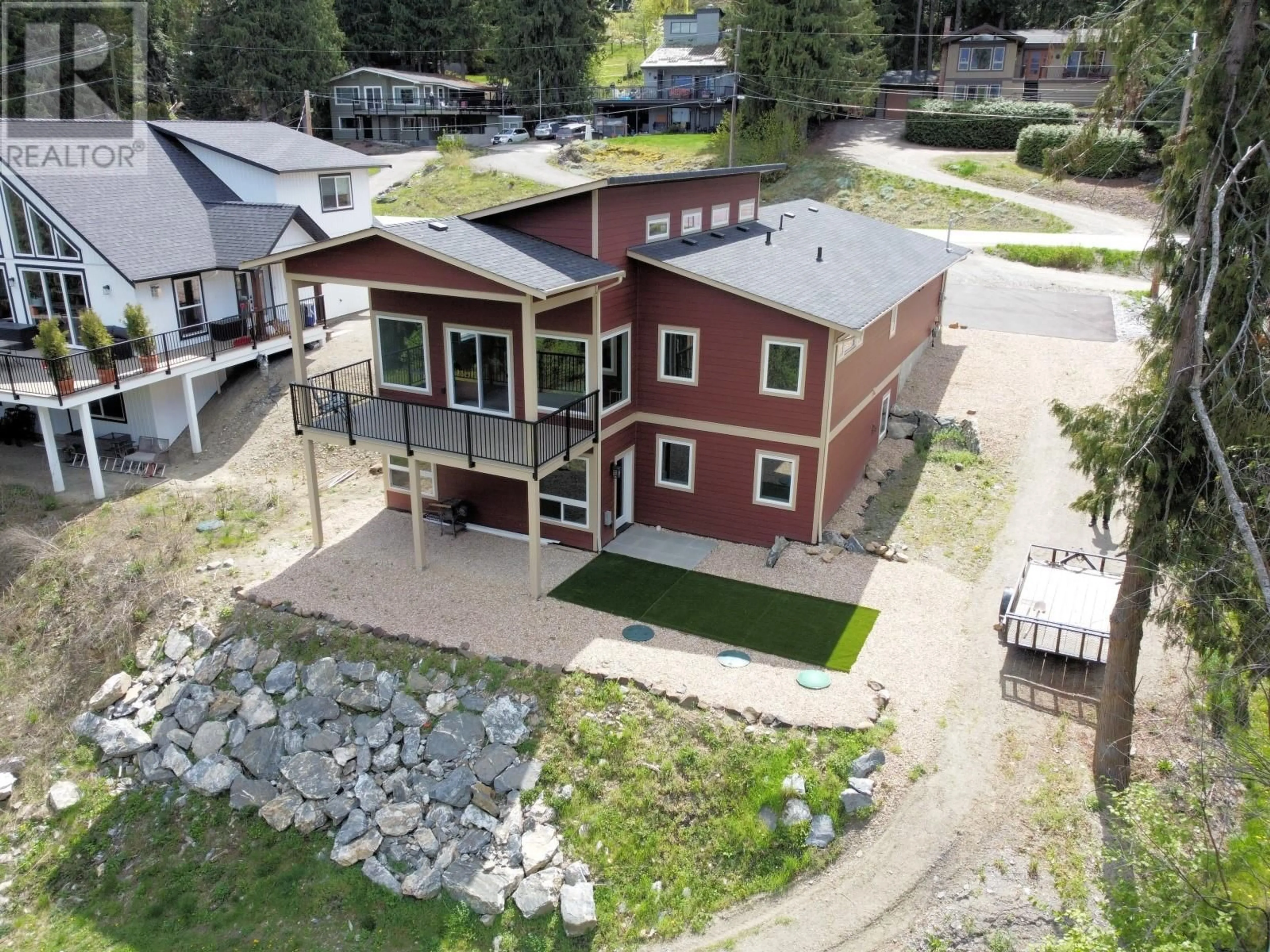 A pic from outside/outdoor area/front of a property/back of a property/a pic from drone, mountain view for 3044 CEDAR DRIVE, Blind Bay British Columbia V0E2W2