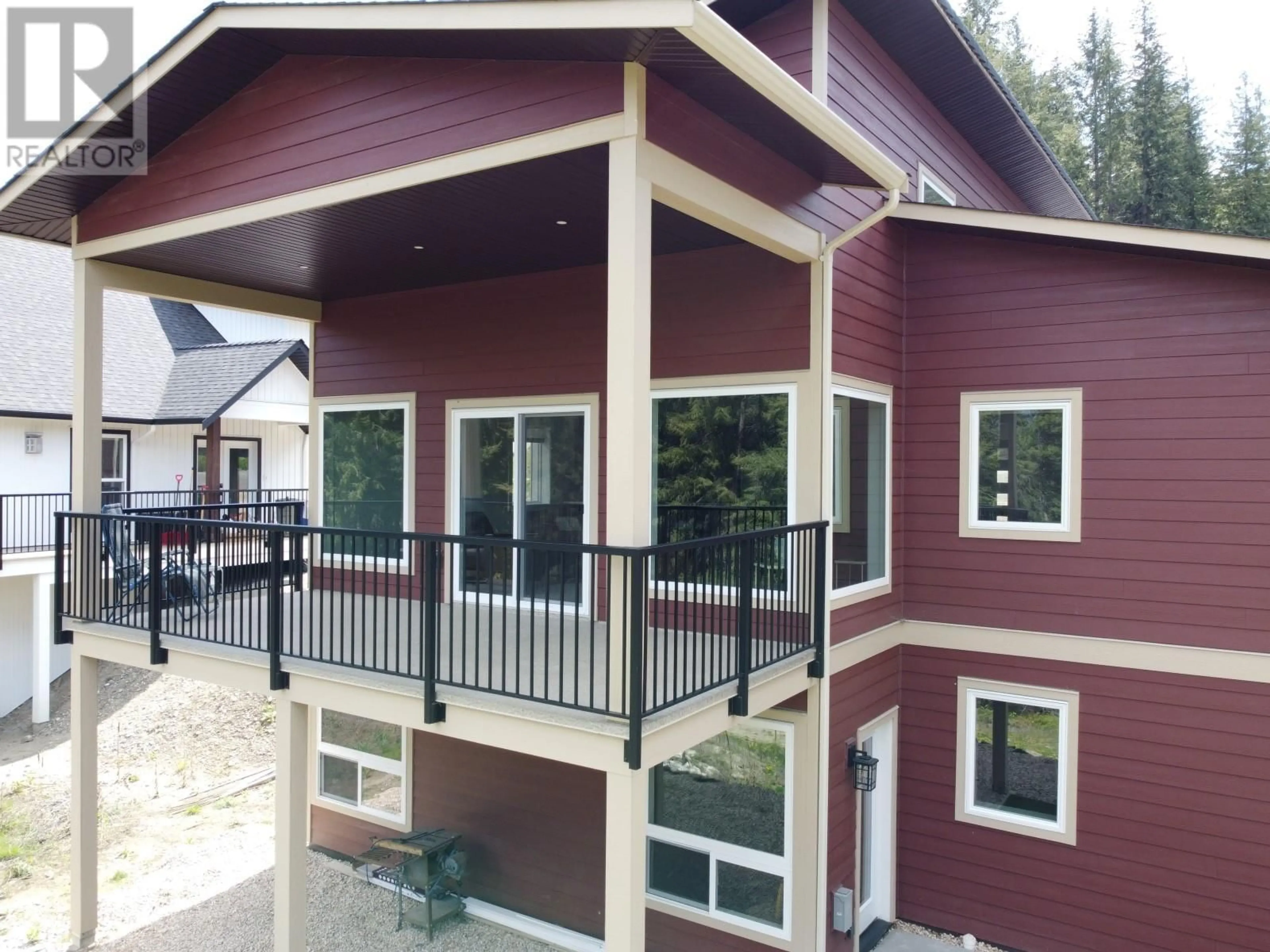 Home with vinyl exterior material, unknown for 3044 CEDAR DRIVE, Blind Bay British Columbia V0E2W2