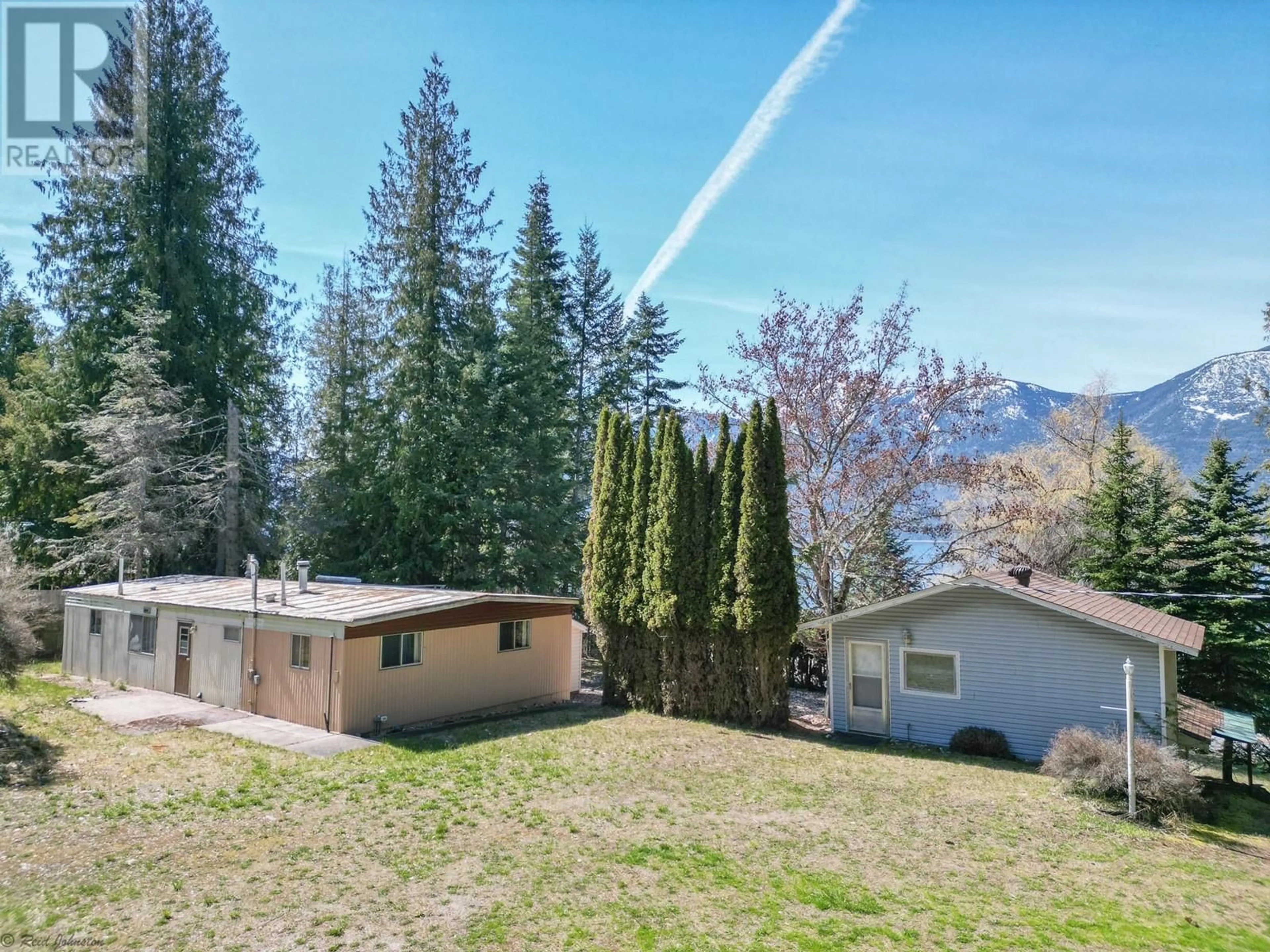 A pic from outside/outdoor area/front of a property/back of a property/a pic from drone, mountain view for 12830 3A HIGHWAY, Boswell British Columbia V0B1A4