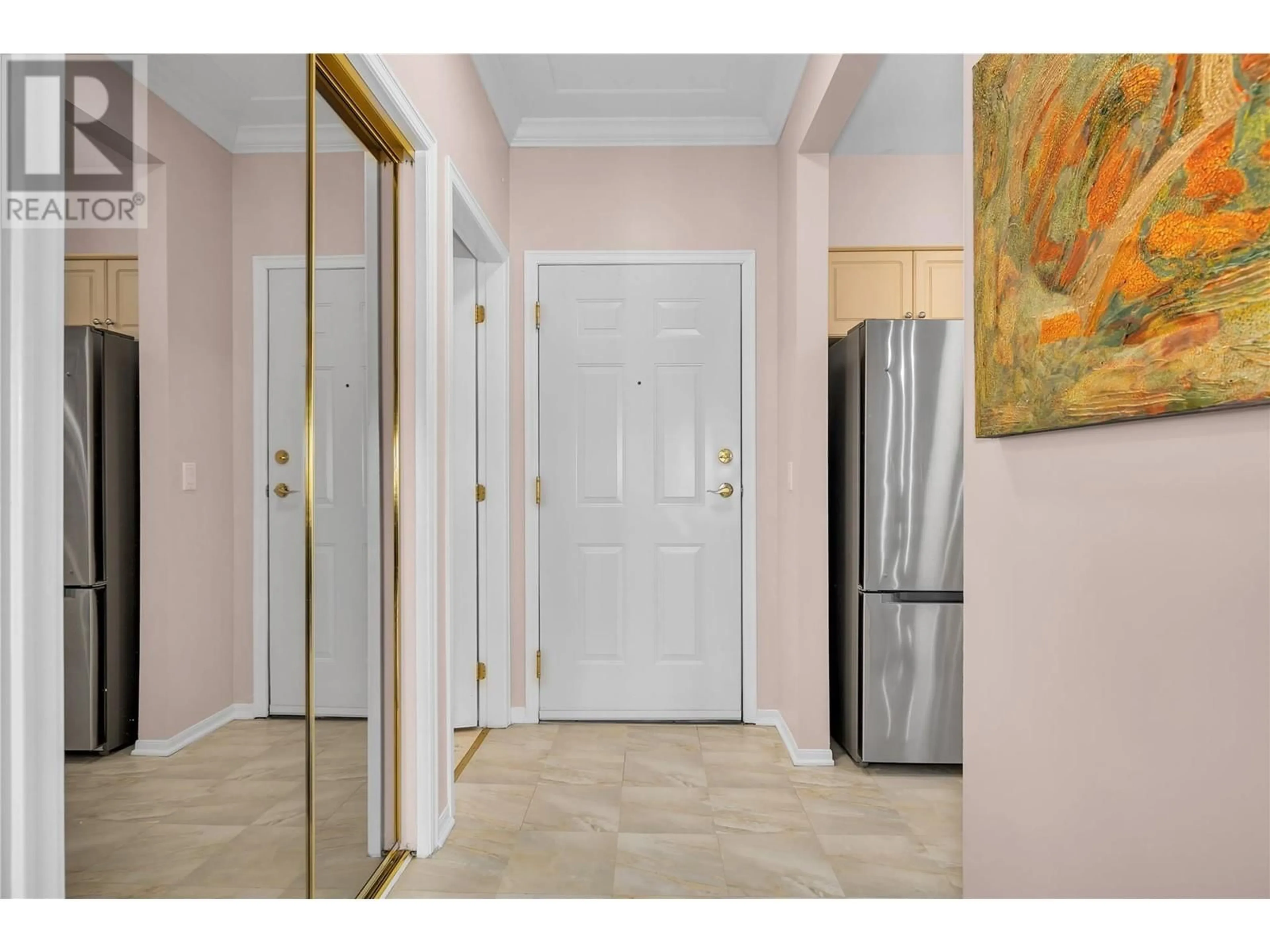 Indoor entryway for 217 - 877 KLO ROAD, Kelowna British Columbia V1Y9R1