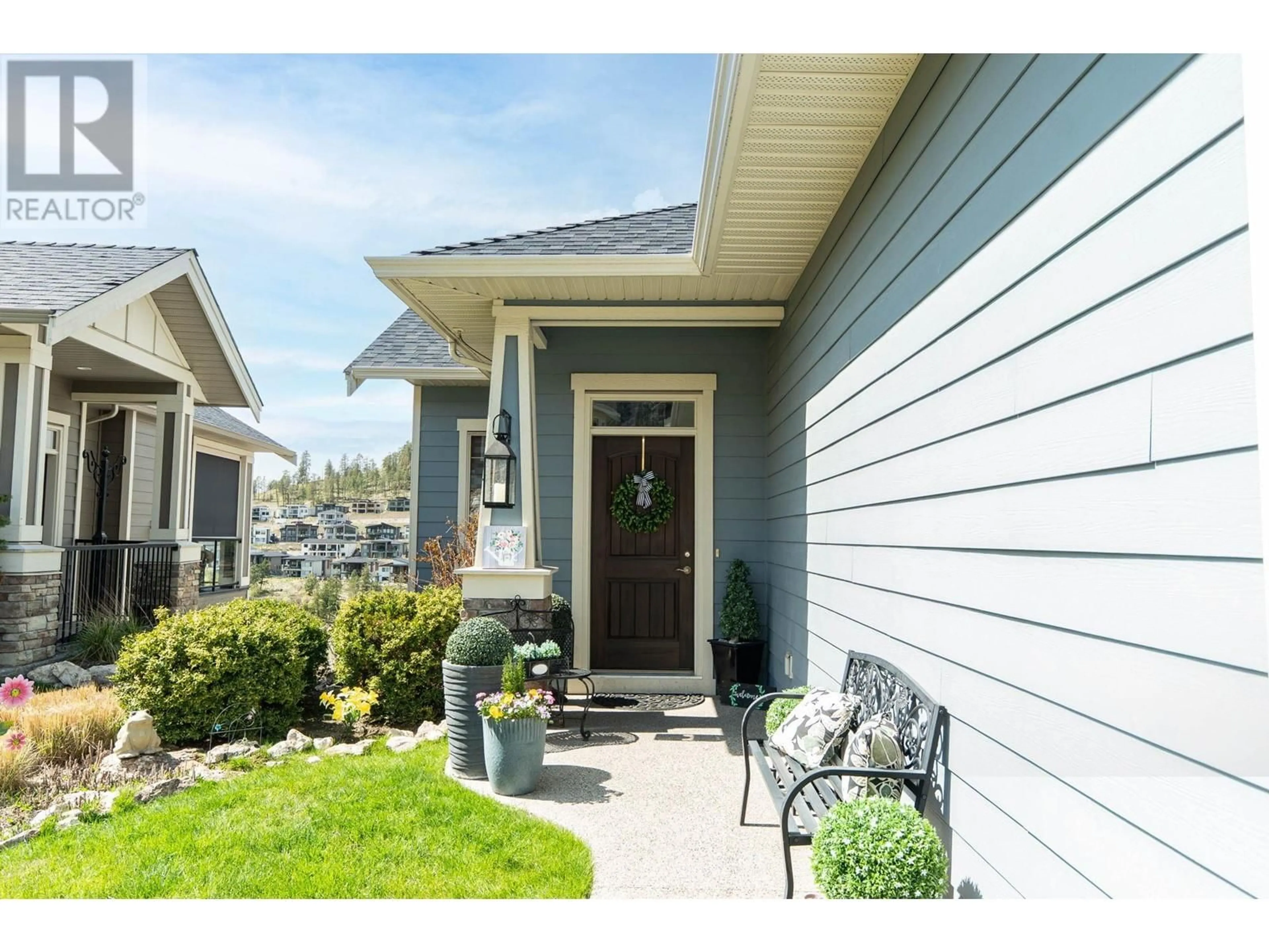 Home with vinyl exterior material, street for 26 - 875 STOCKLEY STREET, Kelowna British Columbia V1P1S4