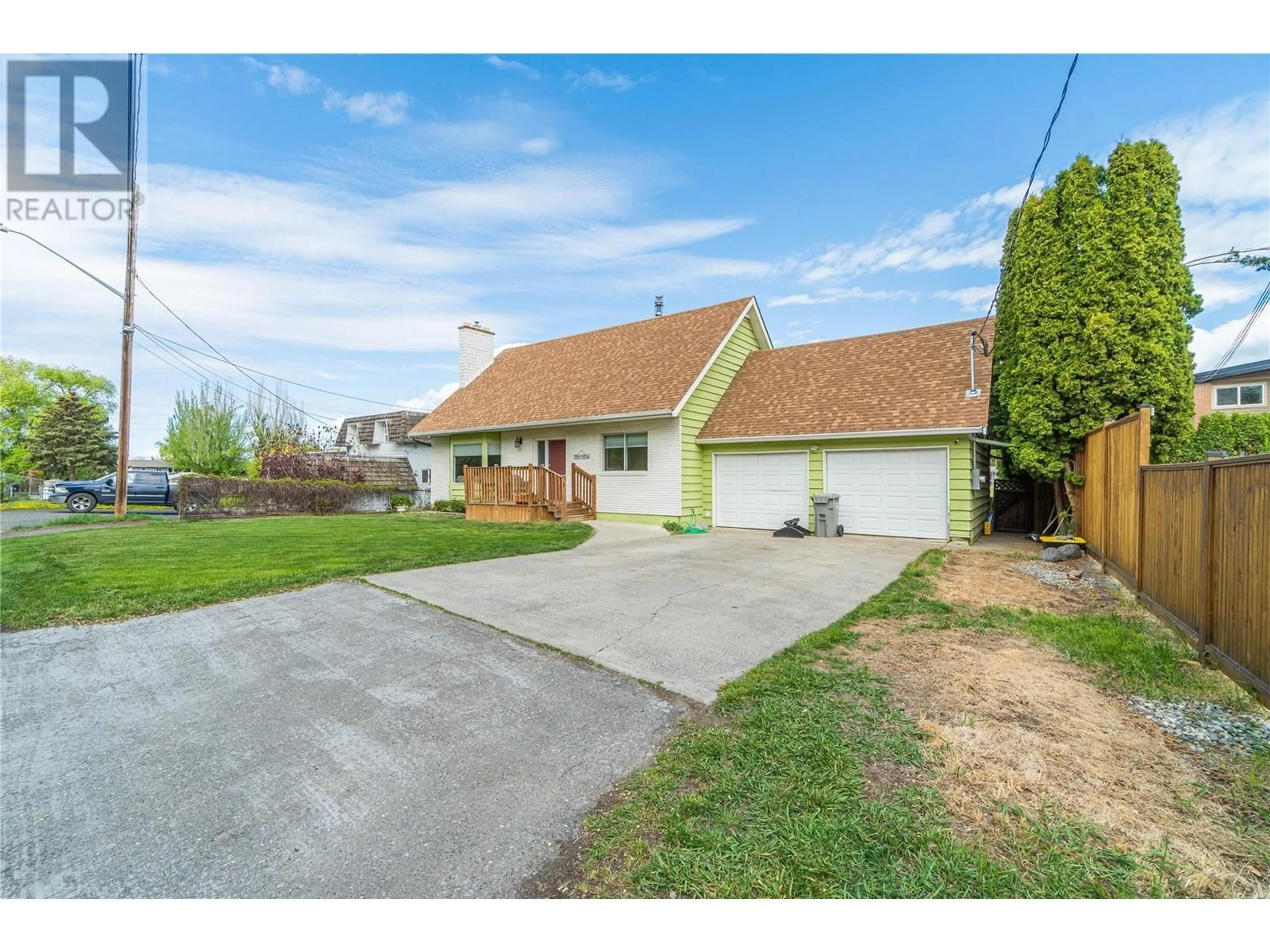 A pic from outside/outdoor area/front of a property/back of a property/a pic from drone, street for 1338 KENORA ROAD, Kamloops British Columbia V2B3X7