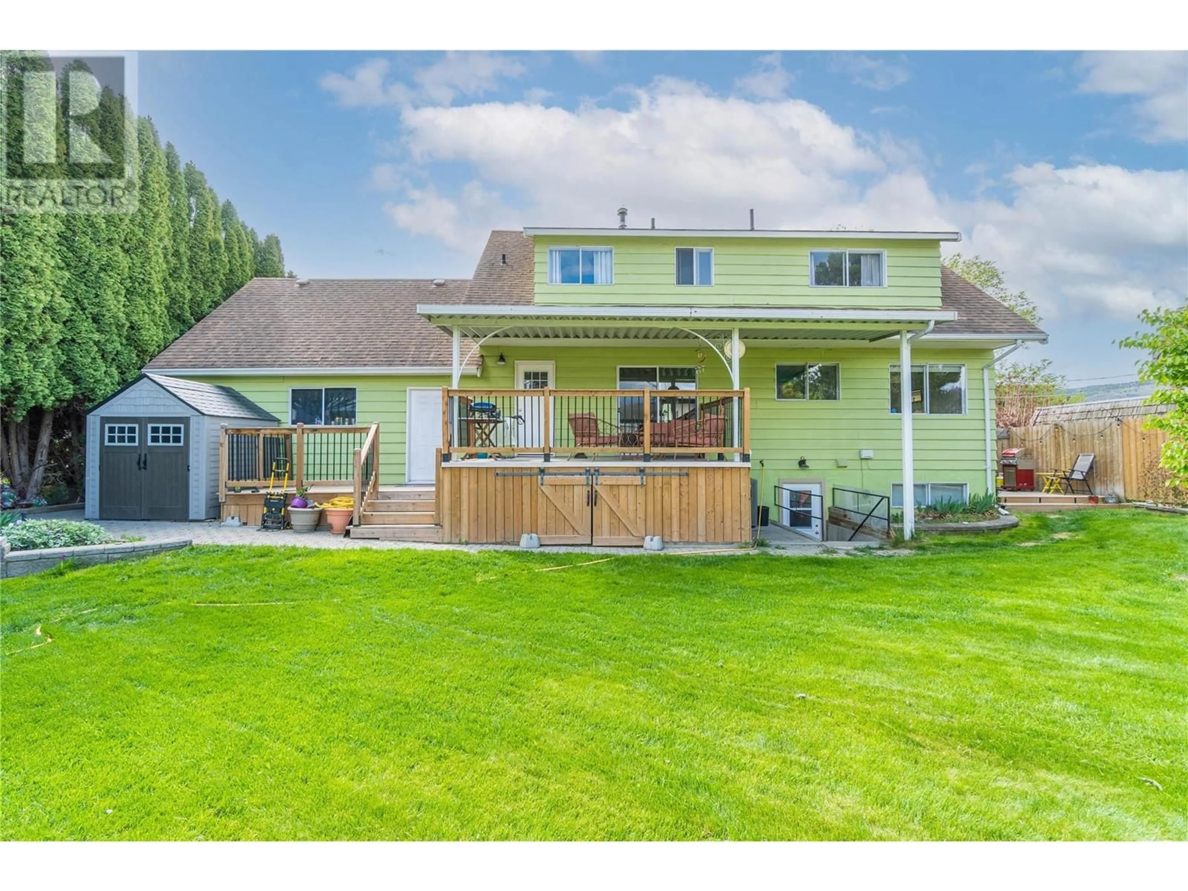 Home with vinyl exterior material, unknown for 1338 KENORA ROAD, Kamloops British Columbia V2B3X7