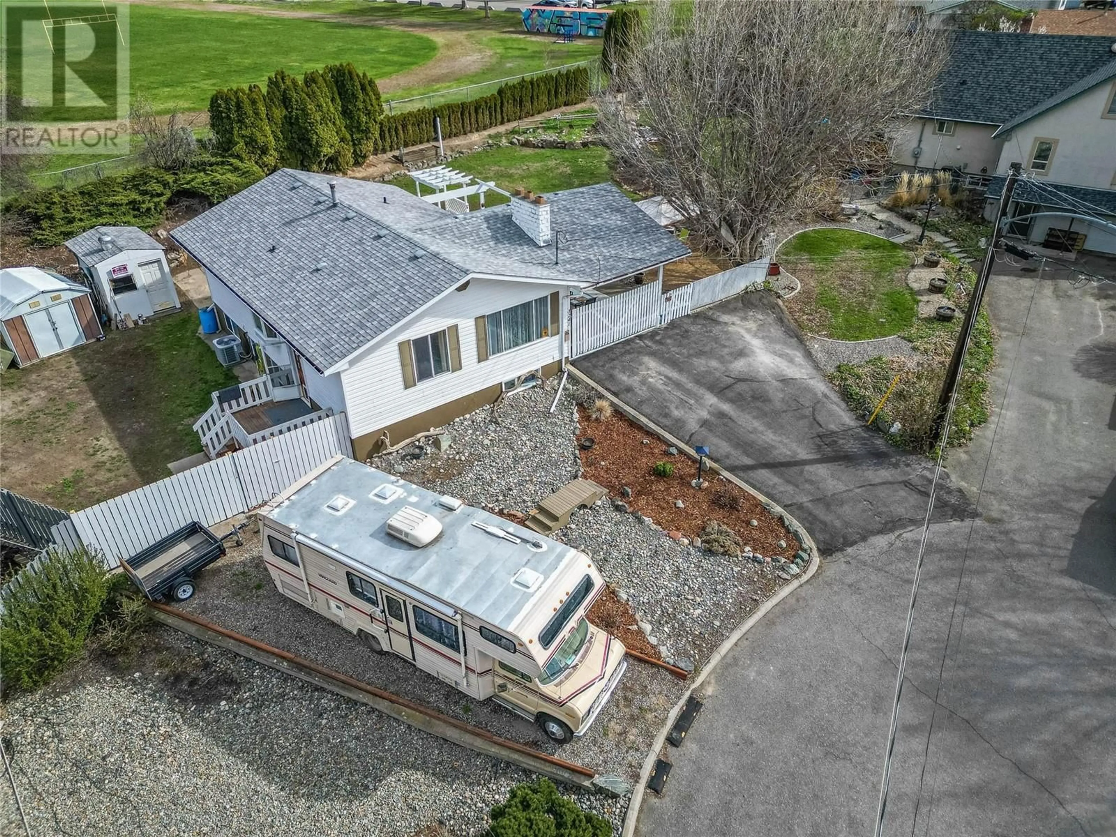 A pic from outside/outdoor area/front of a property/back of a property/a pic from drone, street for 3241 GLENDON DRIVE, Kamloops British Columbia V2B7J9