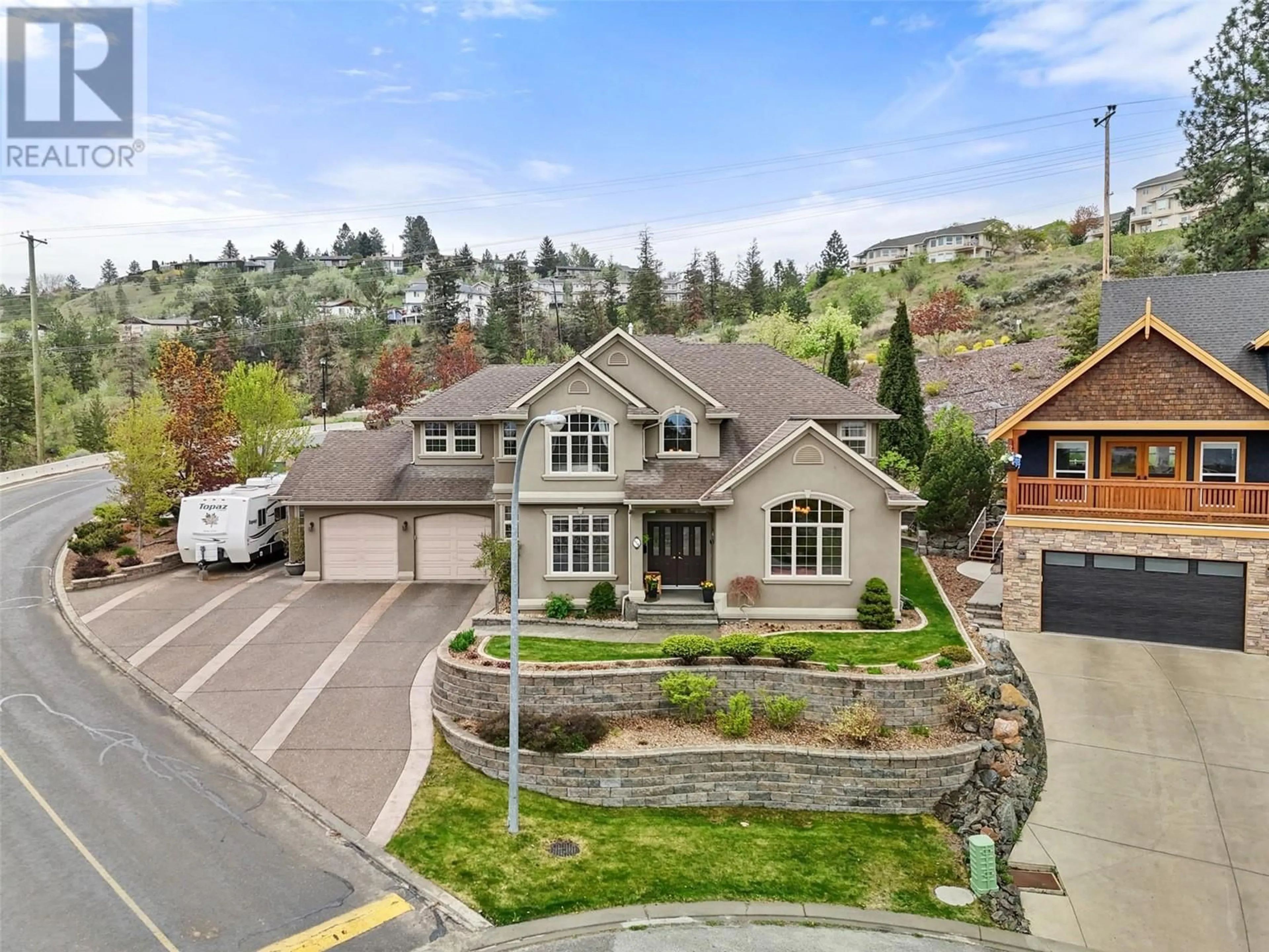 A pic from outside/outdoor area/front of a property/back of a property/a pic from drone, mountain view for 456 AZURE PLACE, Kamloops British Columbia V2E2R1