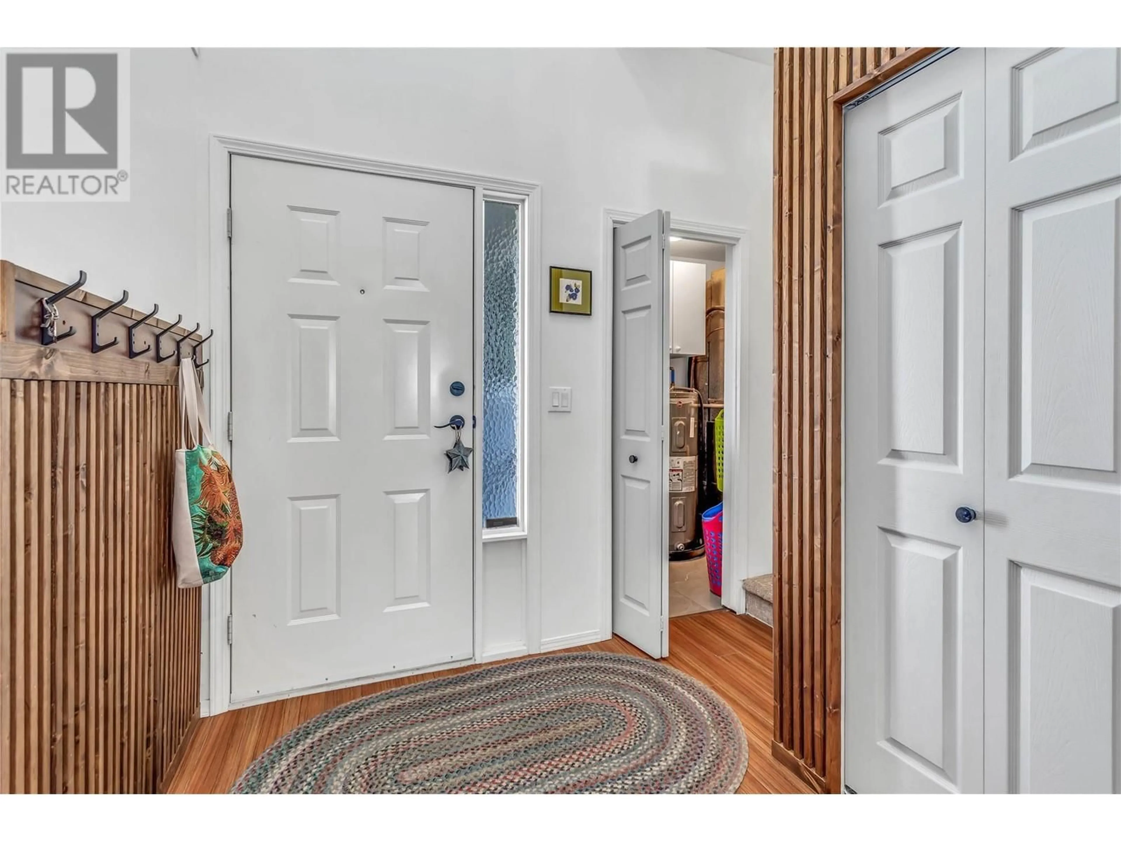 Indoor entryway for 6 - 350 DAVIE ROAD, Kelowna British Columbia V1X7G4