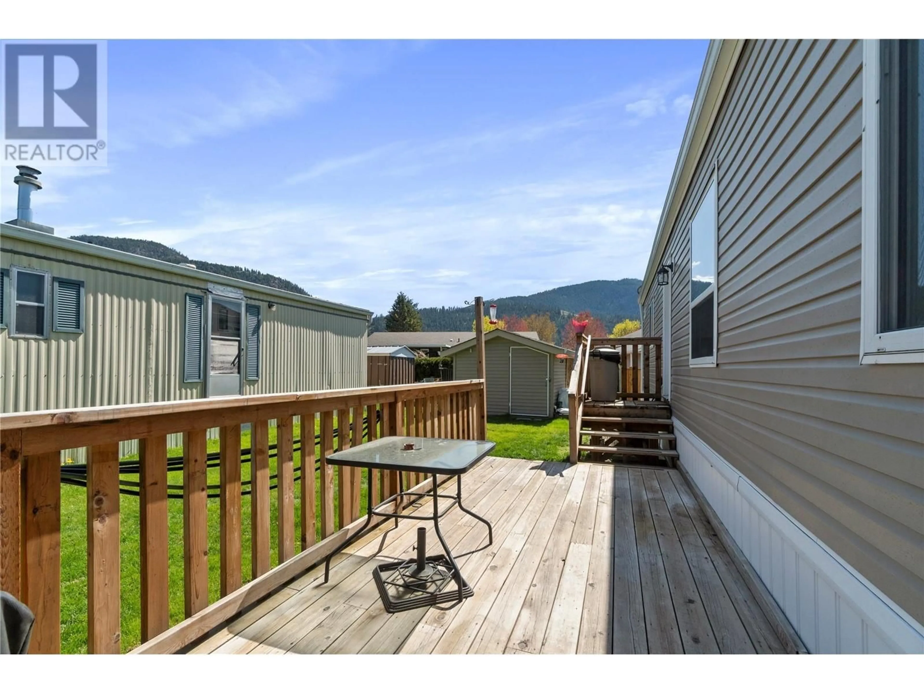 Patio, mountain view for 3 - 504 PINE STREET, Chase British Columbia V0E1M0