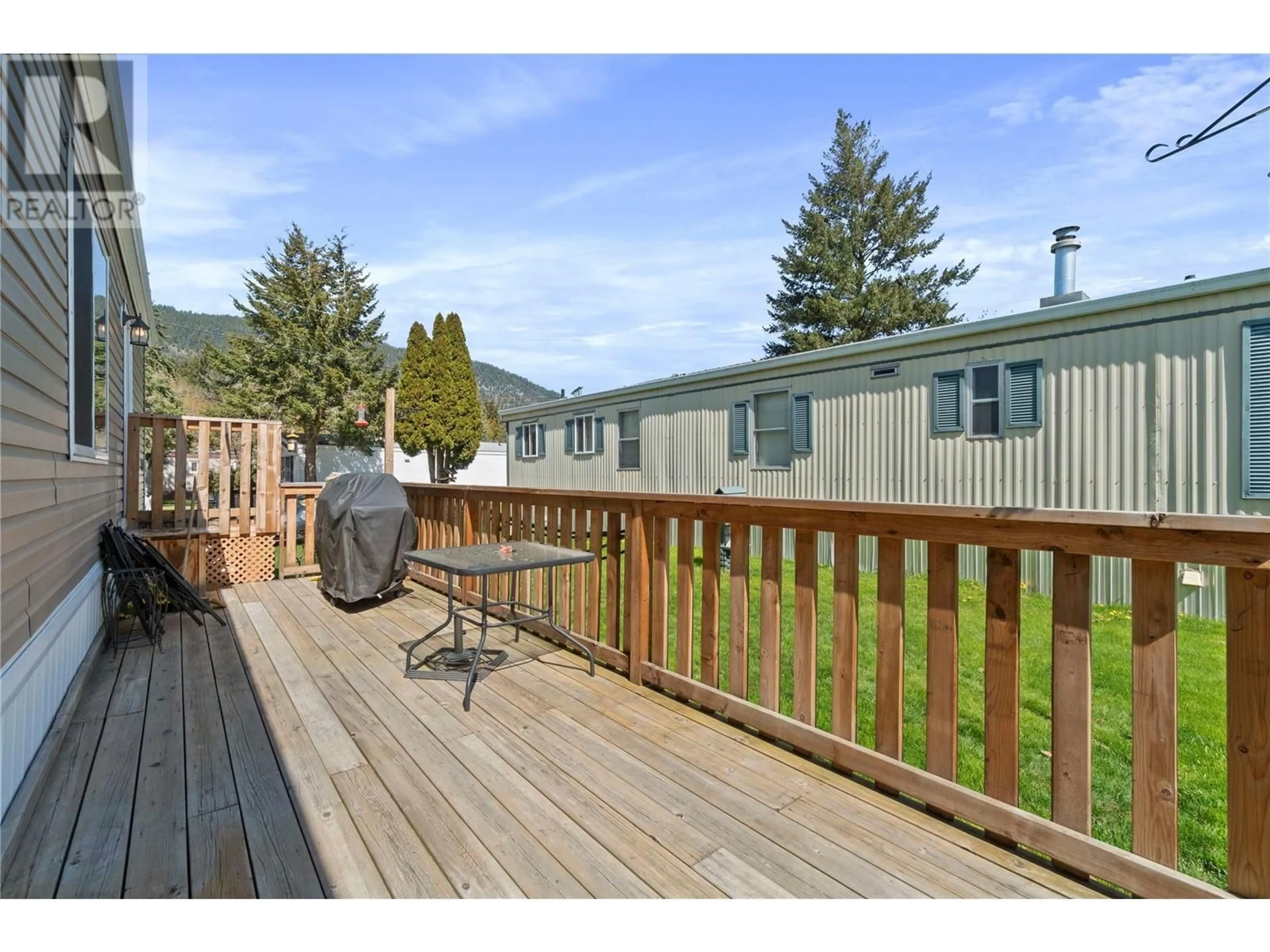 Patio, mountain view for 3 - 504 PINE STREET, Chase British Columbia V0E1M0