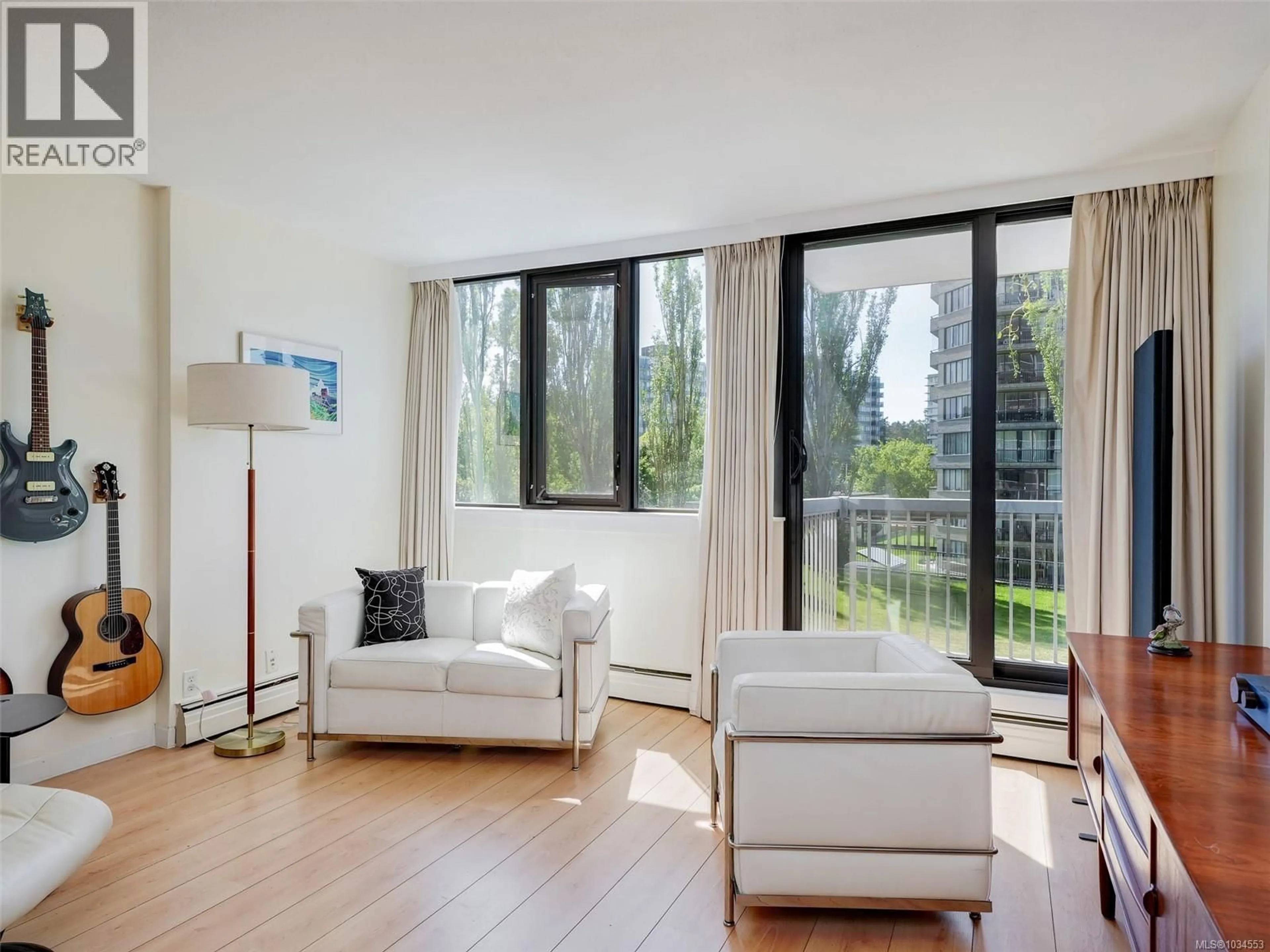 Living room with furniture, unknown for 309 - 647 MICHIGAN STREET, Victoria British Columbia V8V1S9